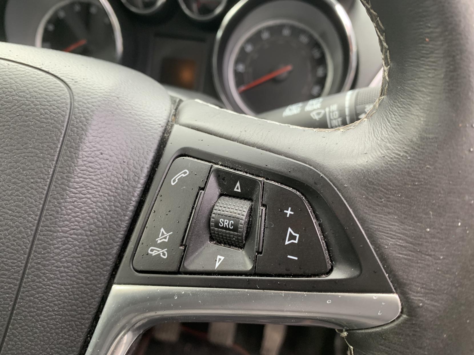 Vauxhall Mokka 1.6 Exclusiv SUV 5dr Petrol Manual 2WD Euro 5 (s/s) (115 ps)