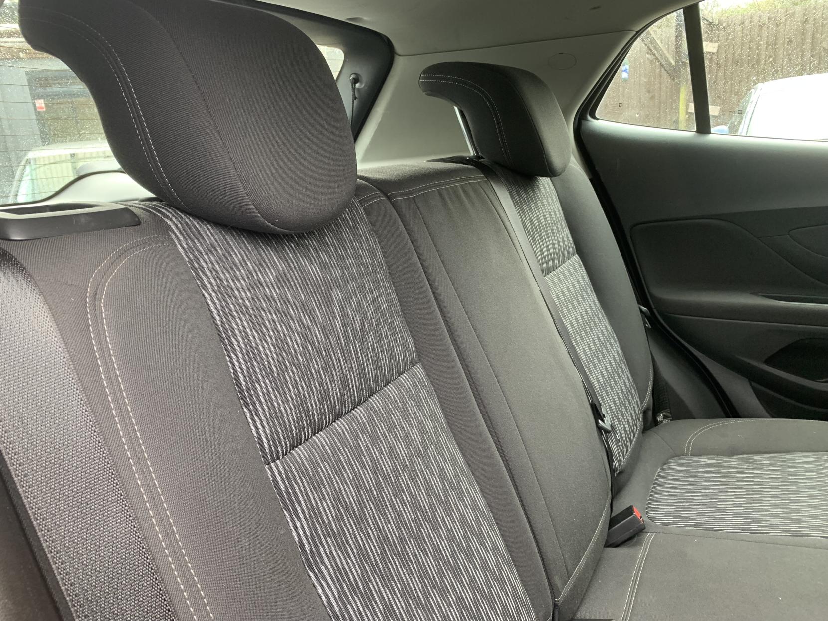 Vauxhall Mokka 1.6 Exclusiv SUV 5dr Petrol Manual 2WD Euro 5 (s/s) (115 ps)