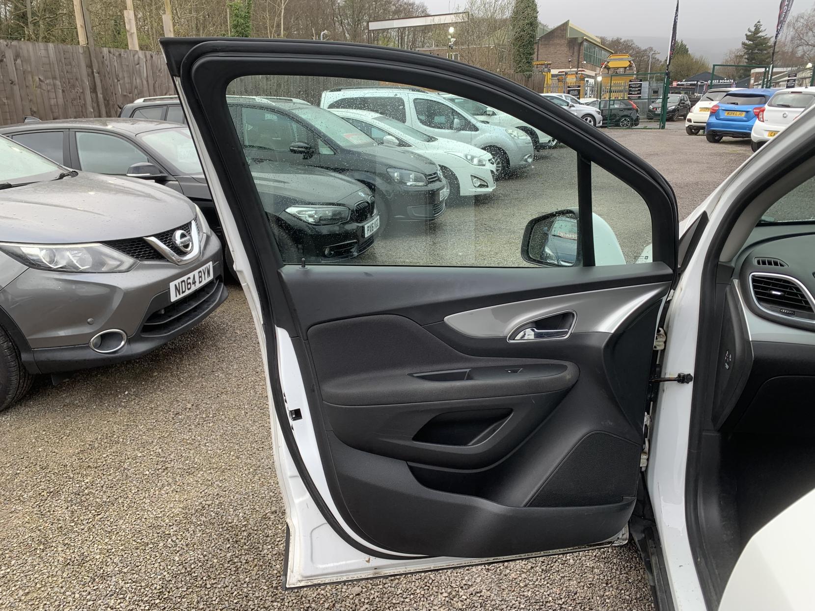 Vauxhall Mokka 1.6 Exclusiv SUV 5dr Petrol Manual 2WD Euro 5 (s/s) (115 ps)