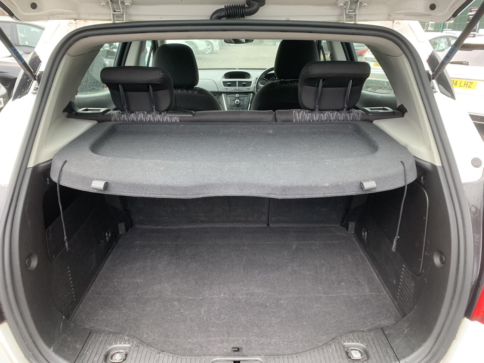 Vauxhall Mokka 1.6 Exclusiv SUV 5dr Petrol Manual 2WD Euro 5 (s/s) (115 ps)