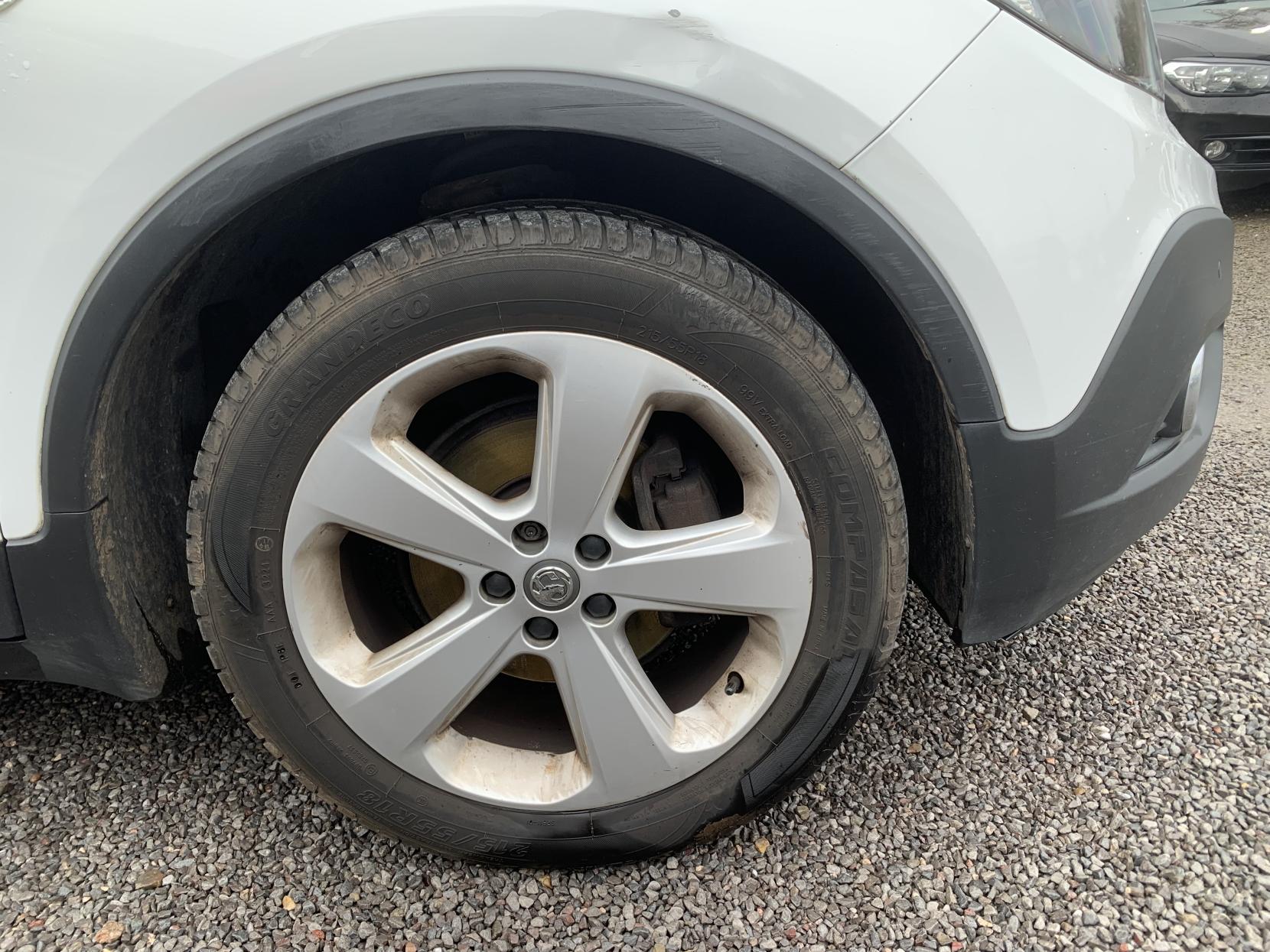 Vauxhall Mokka 1.6 Exclusiv SUV 5dr Petrol Manual 2WD Euro 5 (s/s) (115 ps)