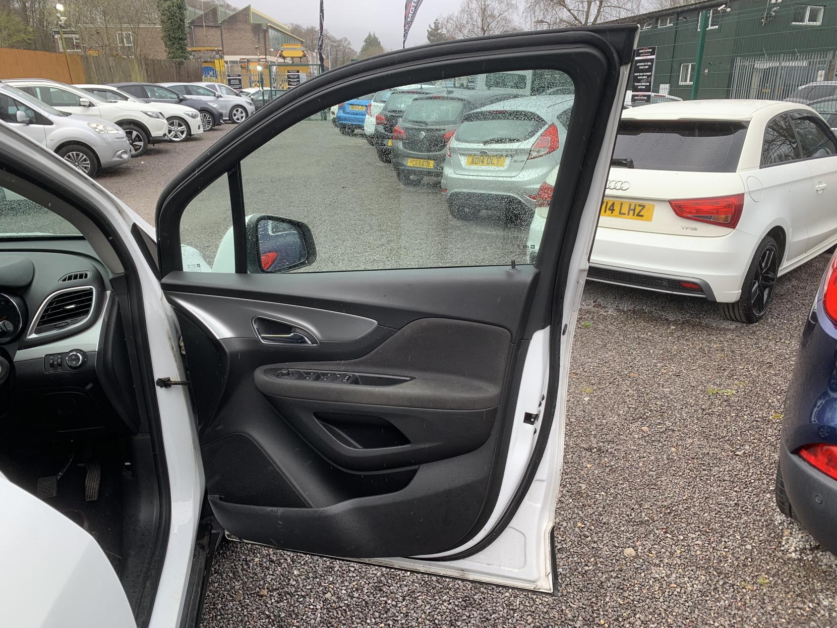 Vauxhall Mokka 1.6 Exclusiv SUV 5dr Petrol Manual 2WD Euro 5 (s/s) (115 ps)