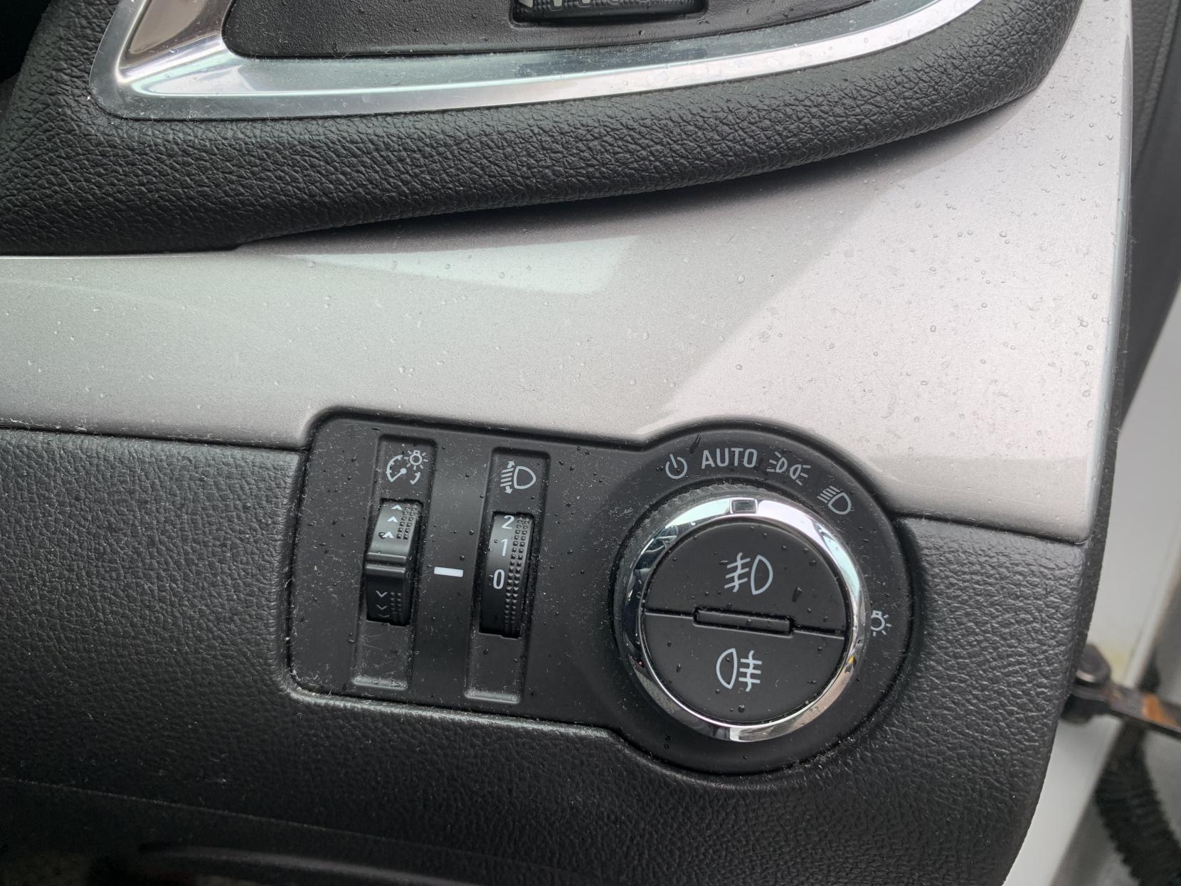 Vauxhall Mokka 1.6 Exclusiv SUV 5dr Petrol Manual 2WD Euro 5 (s/s) (115 ps)