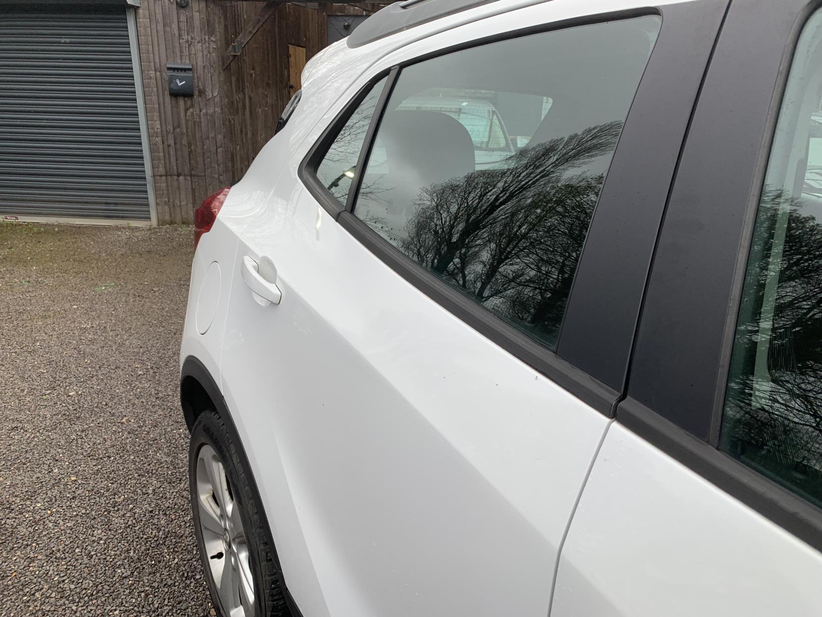 Vauxhall Mokka 1.6 Exclusiv SUV 5dr Petrol Manual 2WD Euro 5 (s/s) (115 ps)