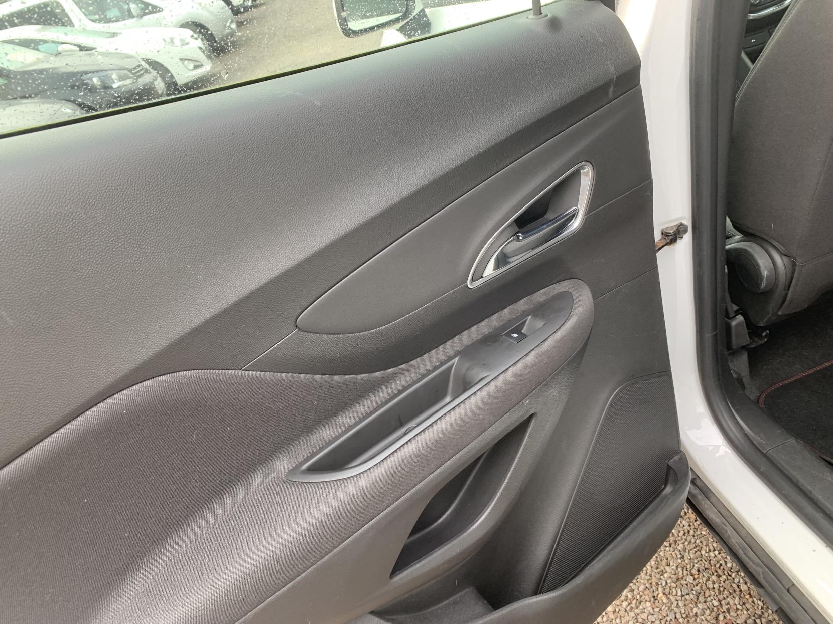 Vauxhall Mokka 1.6 Exclusiv SUV 5dr Petrol Manual 2WD Euro 5 (s/s) (115 ps)