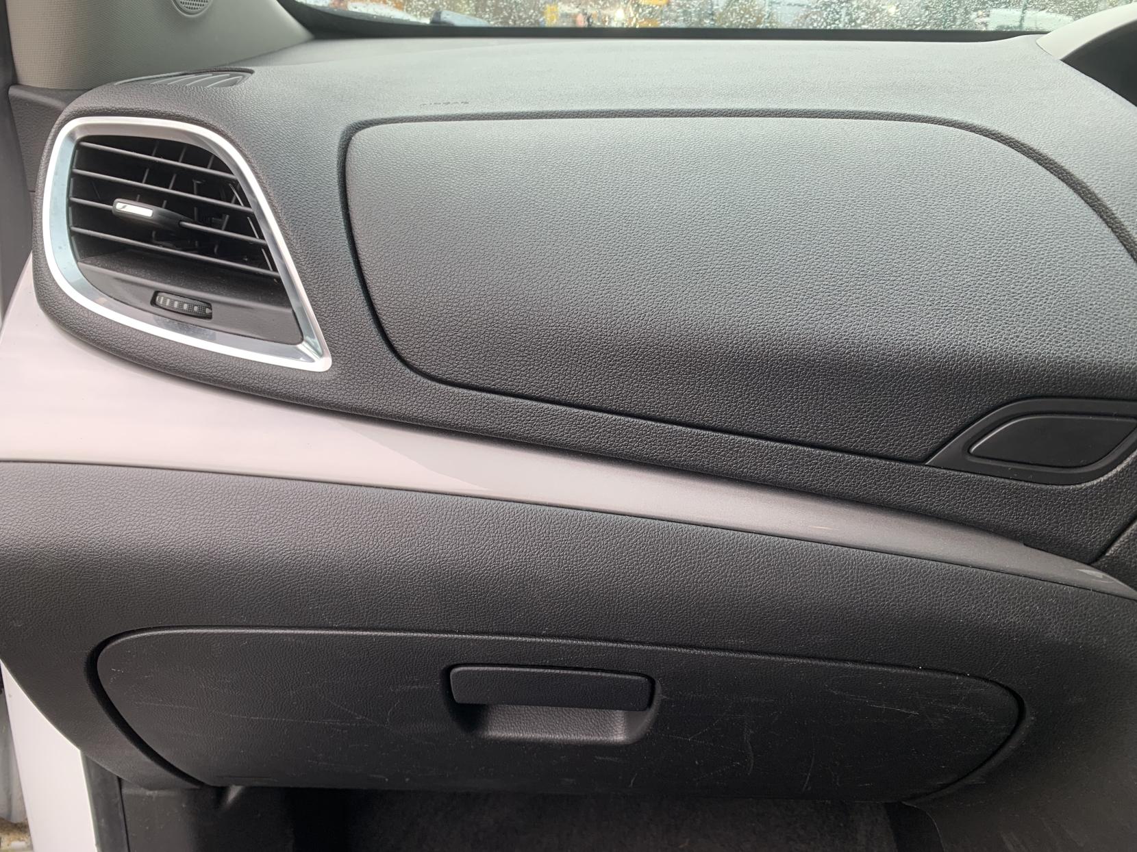 Vauxhall Mokka 1.6 Exclusiv SUV 5dr Petrol Manual 2WD Euro 5 (s/s) (115 ps)