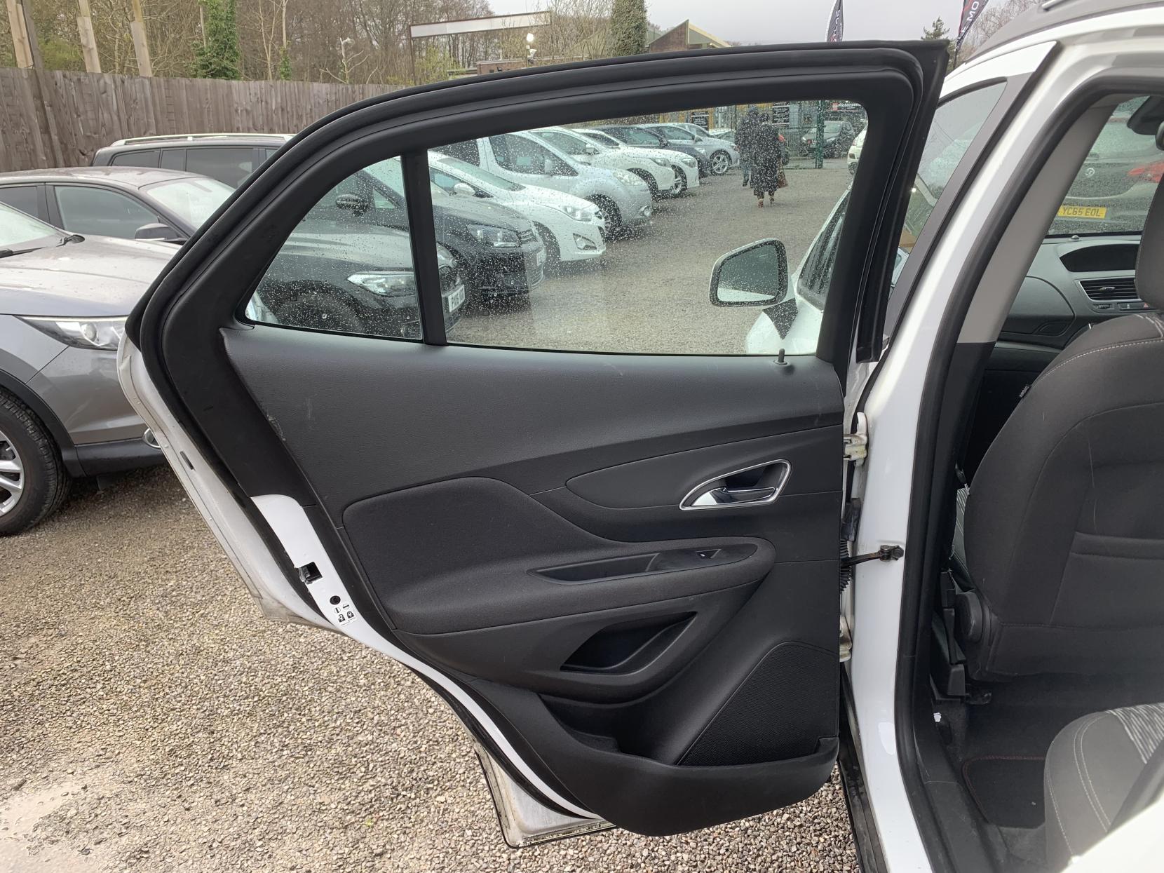 Vauxhall Mokka 1.6 Exclusiv SUV 5dr Petrol Manual 2WD Euro 5 (s/s) (115 ps)