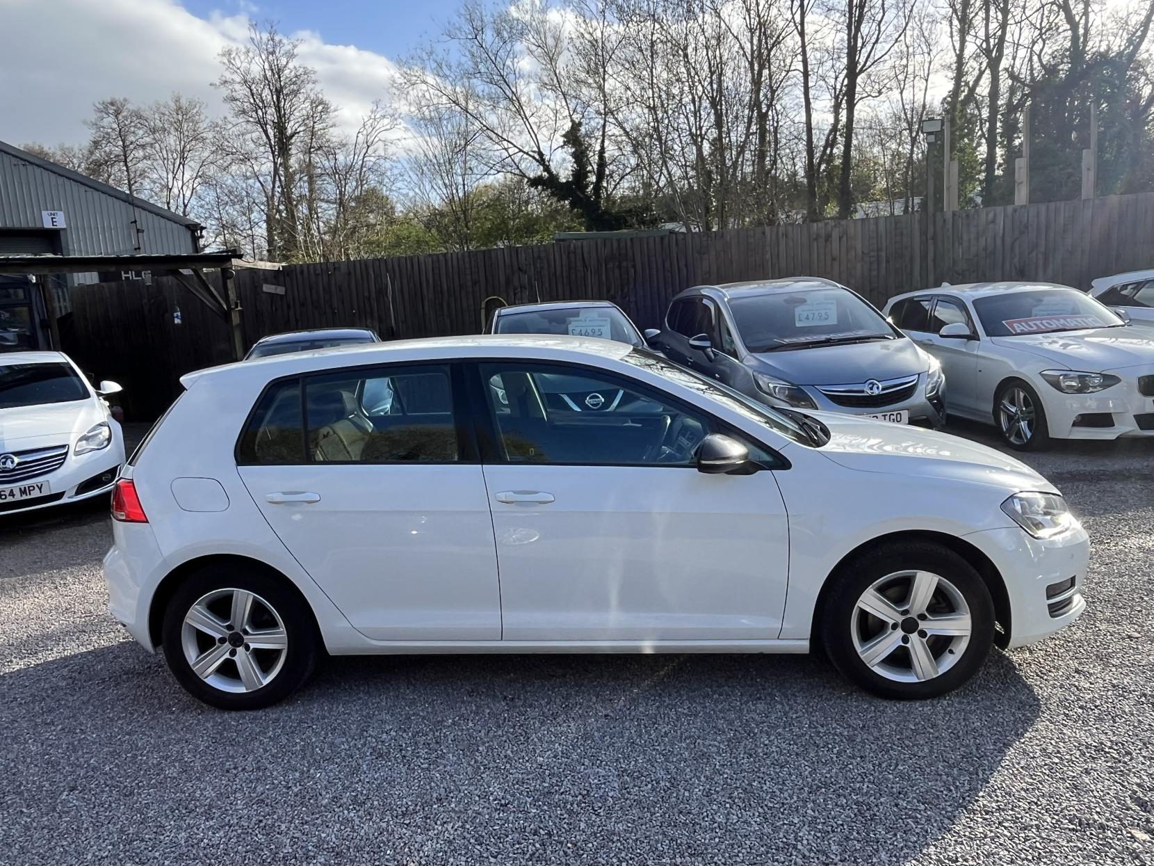 Volkswagen Golf 1.6 TDI BlueMotion Tech Match Hatchback 5dr Diesel Manual Euro 5 (s/s) (105 ps)