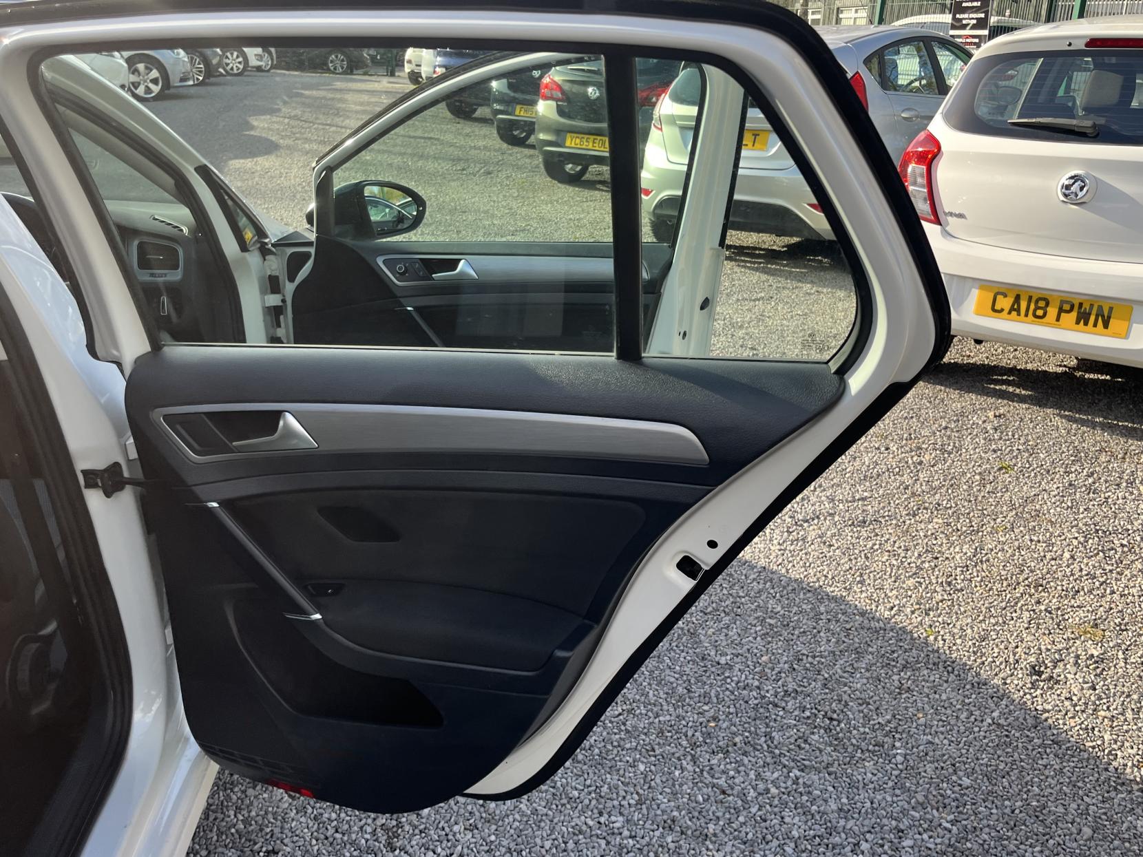 Volkswagen Golf 1.6 TDI BlueMotion Tech Match Hatchback 5dr Diesel Manual Euro 5 (s/s) (105 ps)