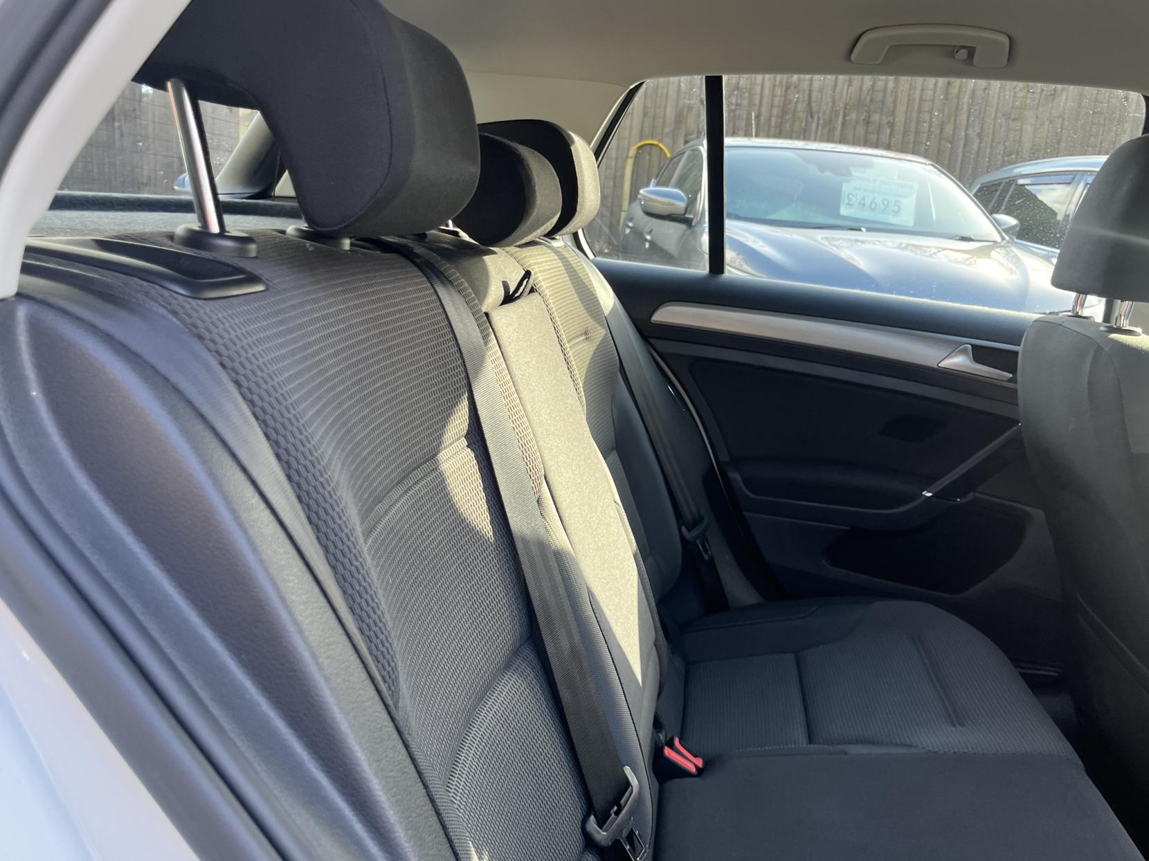 Volkswagen Golf 1.6 TDI BlueMotion Tech Match Hatchback 5dr Diesel Manual Euro 5 (s/s) (105 ps)