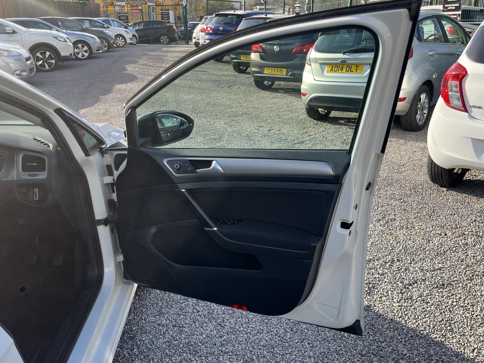 Volkswagen Golf 1.6 TDI BlueMotion Tech Match Hatchback 5dr Diesel Manual Euro 5 (s/s) (105 ps)