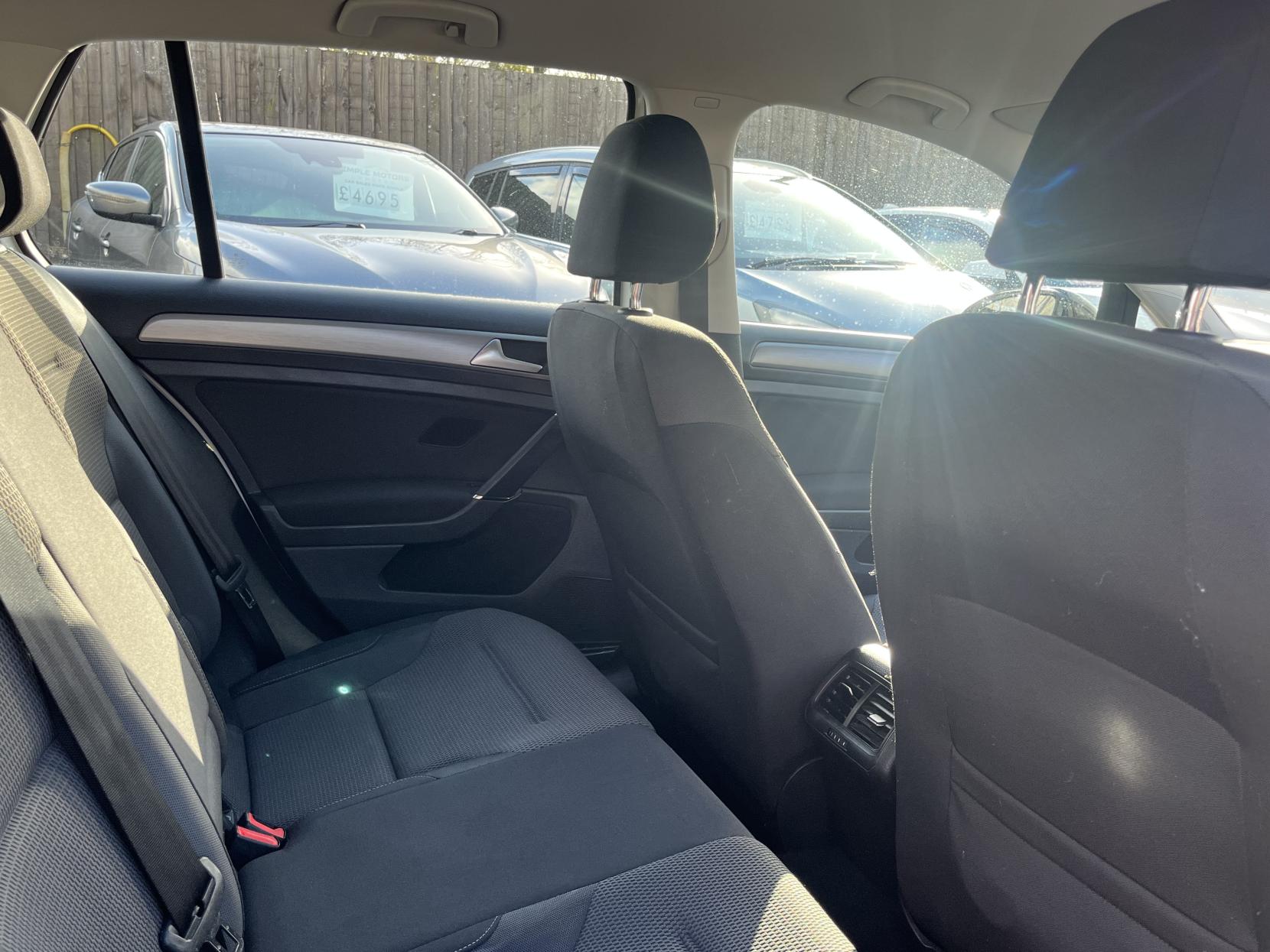 Volkswagen Golf 1.6 TDI BlueMotion Tech Match Hatchback 5dr Diesel Manual Euro 5 (s/s) (105 ps)