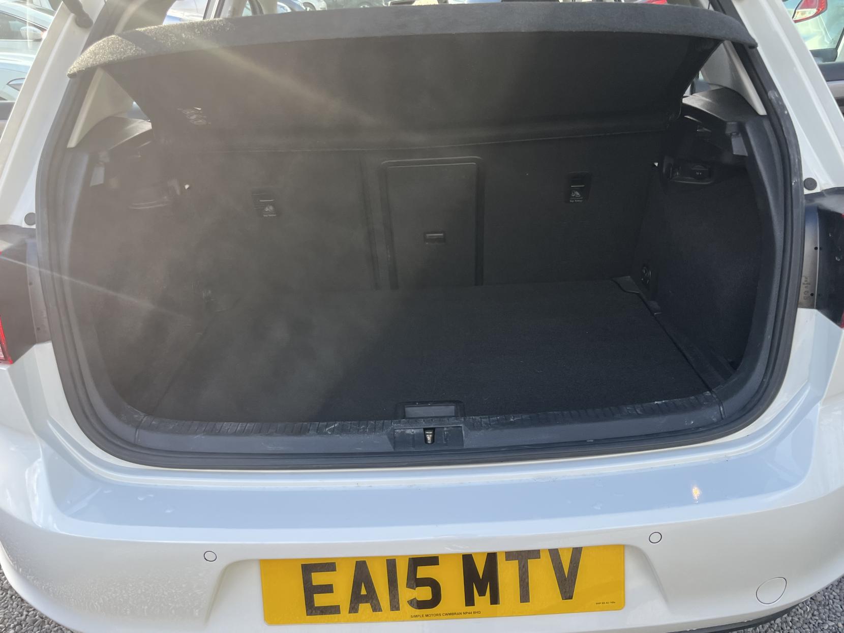 Volkswagen Golf 1.6 TDI BlueMotion Tech Match Hatchback 5dr Diesel Manual Euro 5 (s/s) (105 ps)