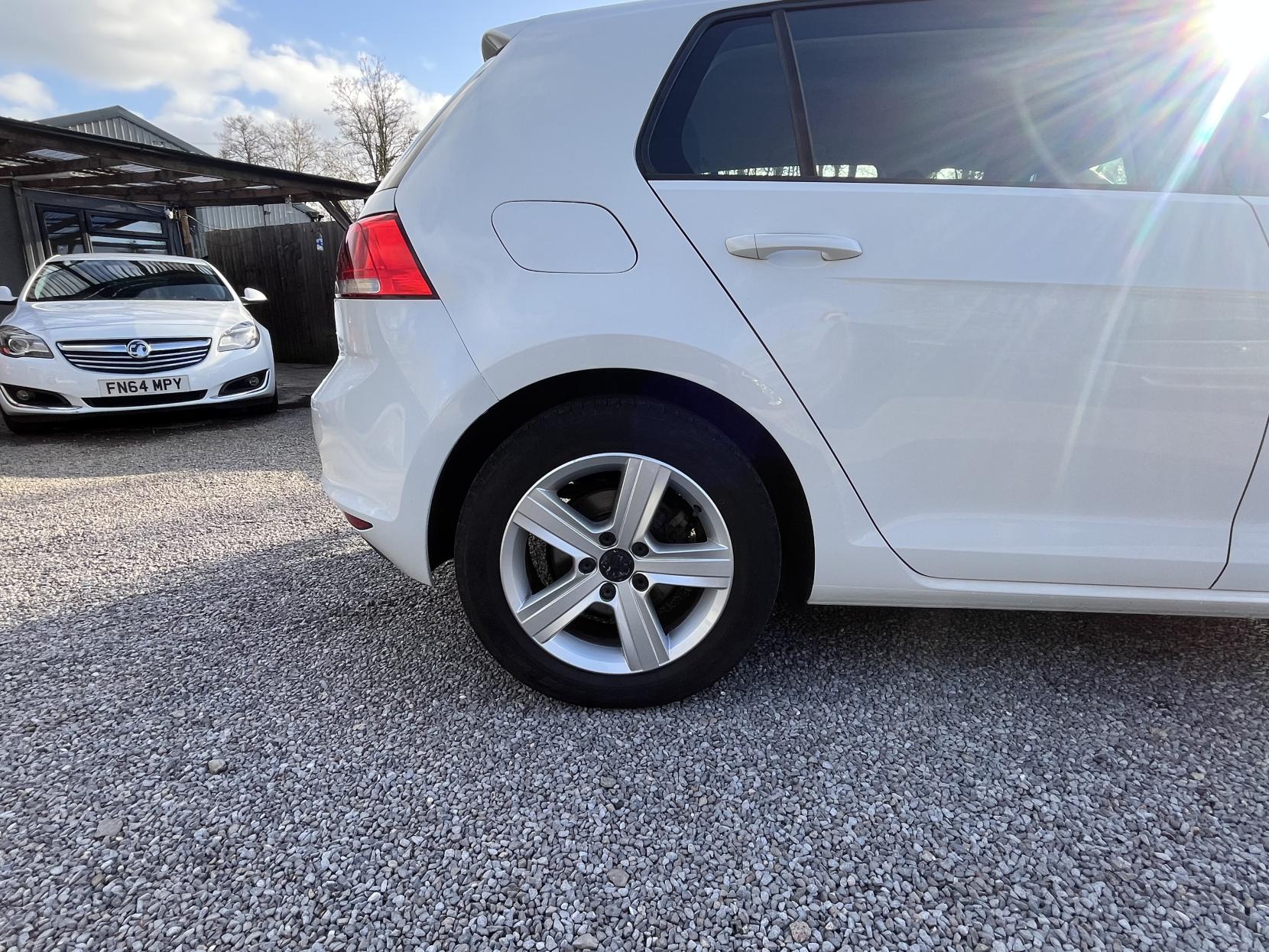 Volkswagen Golf 1.6 TDI BlueMotion Tech Match Hatchback 5dr Diesel Manual Euro 5 (s/s) (105 ps)