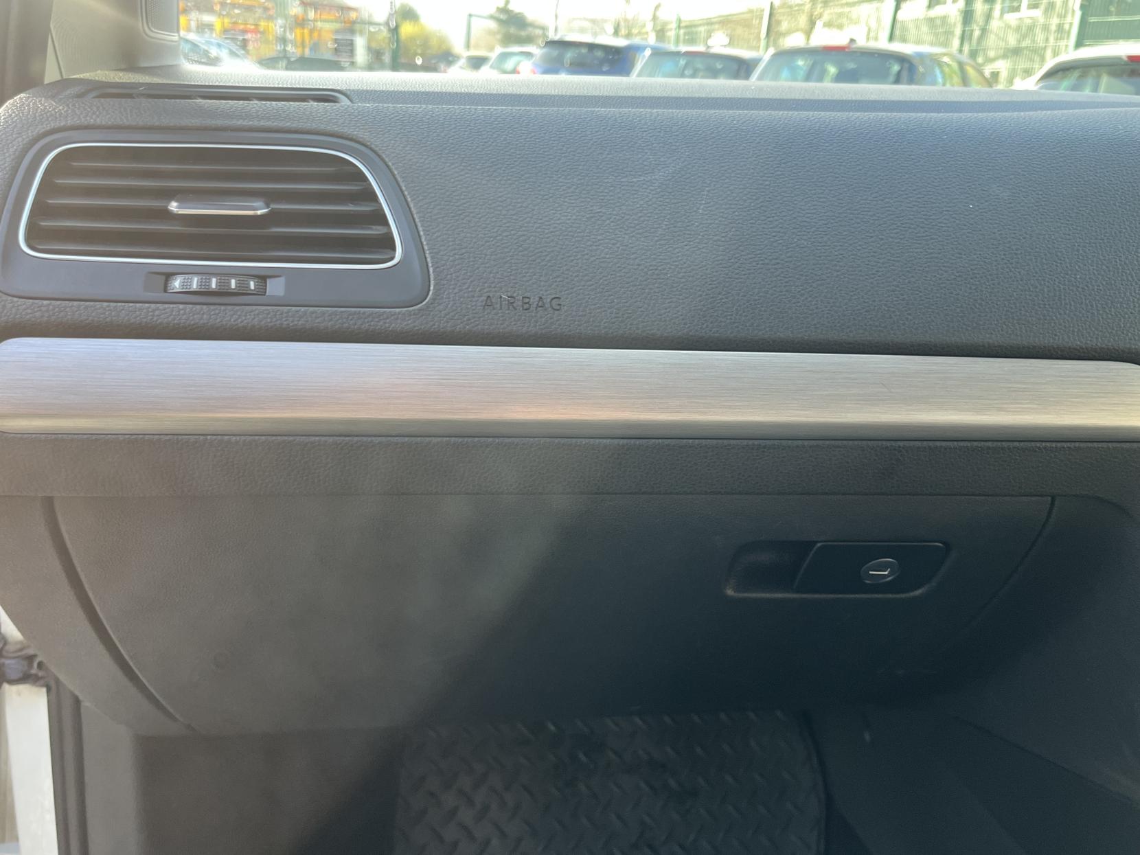 Volkswagen Golf 1.6 TDI BlueMotion Tech Match Hatchback 5dr Diesel Manual Euro 5 (s/s) (105 ps)