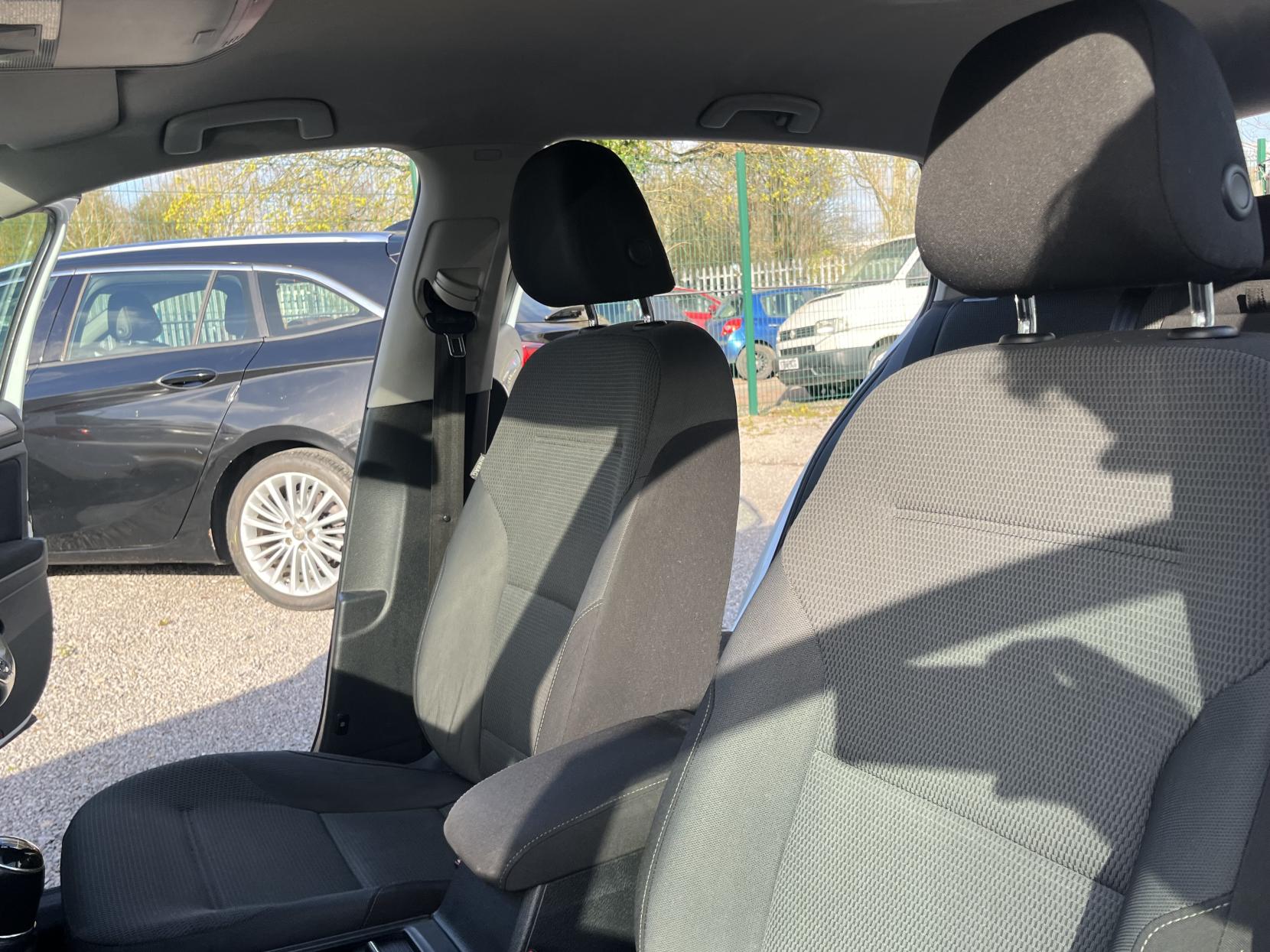 Volkswagen Golf 1.6 TDI BlueMotion Tech Match Hatchback 5dr Diesel Manual Euro 5 (s/s) (105 ps)