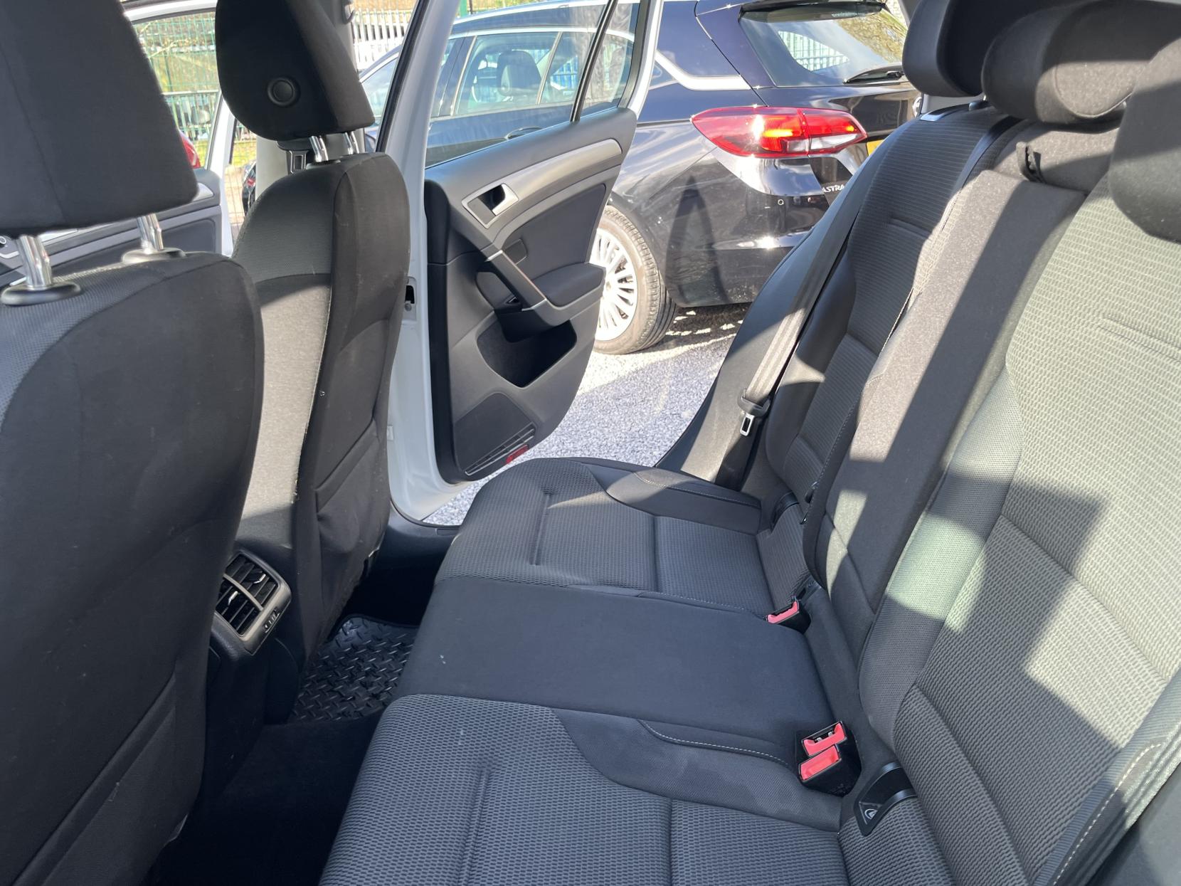 Volkswagen Golf 1.6 TDI BlueMotion Tech Match Hatchback 5dr Diesel Manual Euro 5 (s/s) (105 ps)