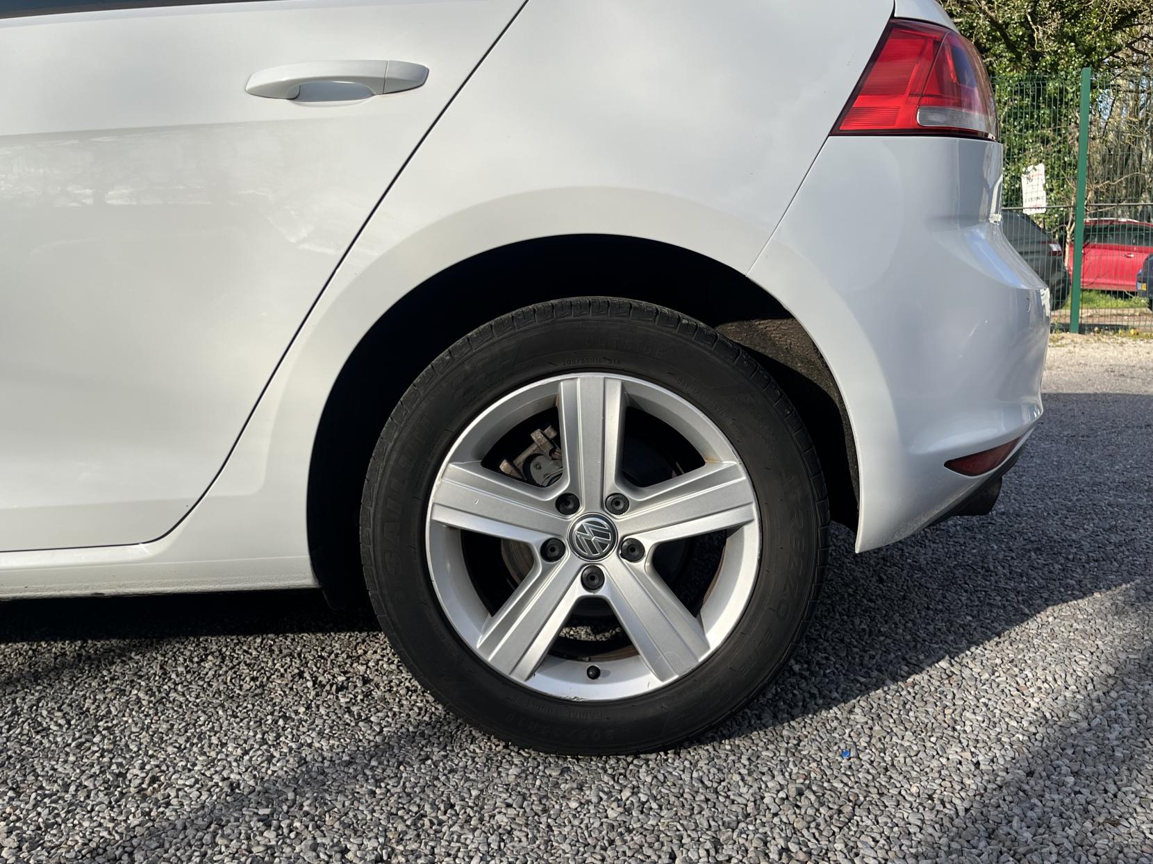 Volkswagen Golf 1.6 TDI BlueMotion Tech Match Hatchback 5dr Diesel Manual Euro 5 (s/s) (105 ps)