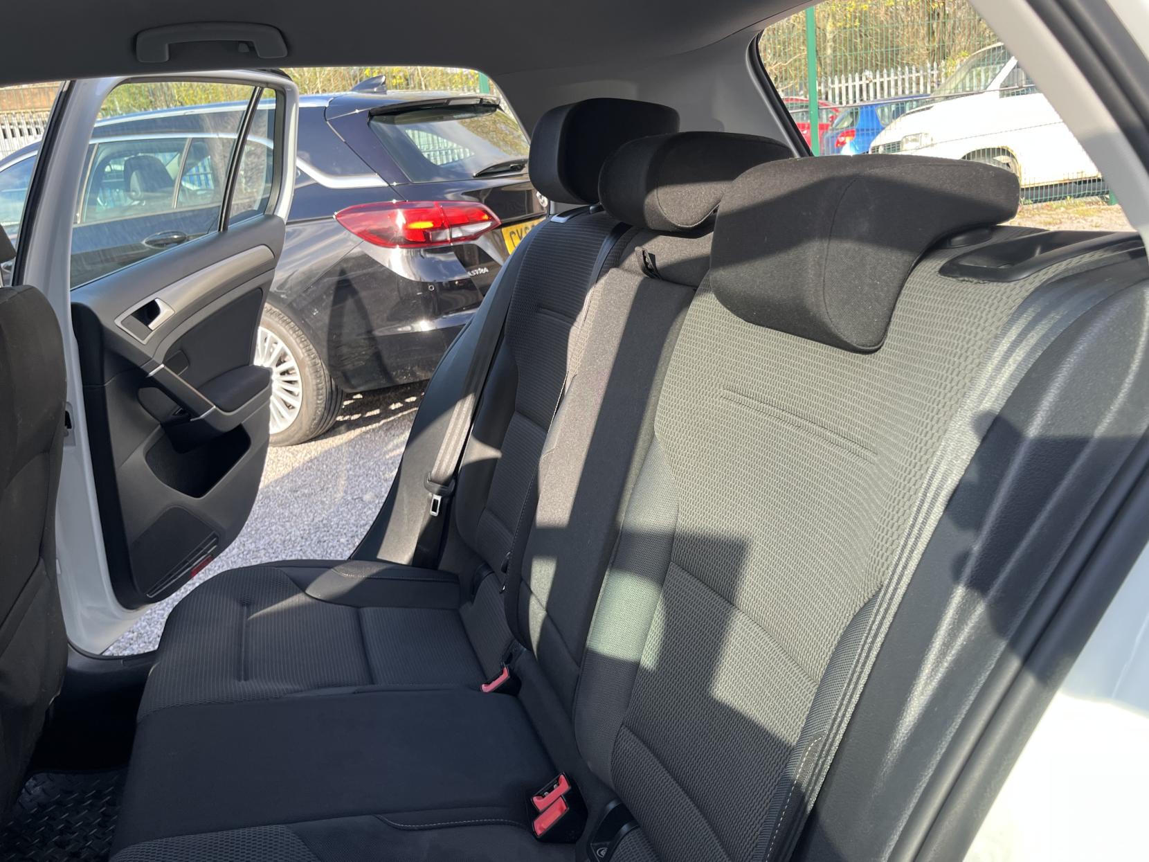 Volkswagen Golf 1.6 TDI BlueMotion Tech Match Hatchback 5dr Diesel Manual Euro 5 (s/s) (105 ps)