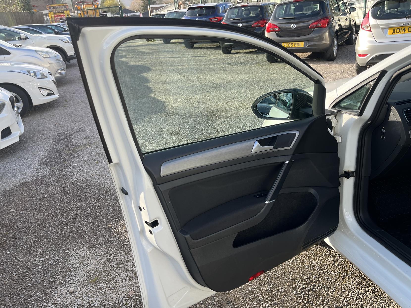 Volkswagen Golf 1.6 TDI BlueMotion Tech Match Hatchback 5dr Diesel Manual Euro 5 (s/s) (105 ps)