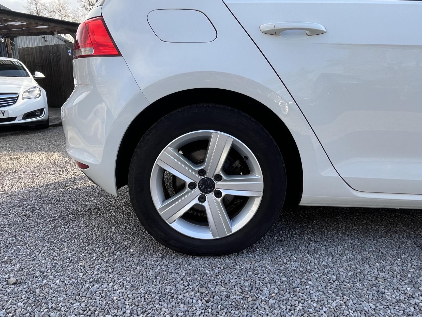 Volkswagen Golf 1.6 TDI BlueMotion Tech Match Hatchback 5dr Diesel Manual Euro 5 (s/s) (105 ps)