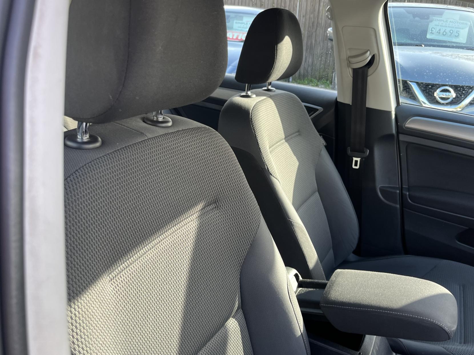 Volkswagen Golf 1.6 TDI BlueMotion Tech Match Hatchback 5dr Diesel Manual Euro 5 (s/s) (105 ps)