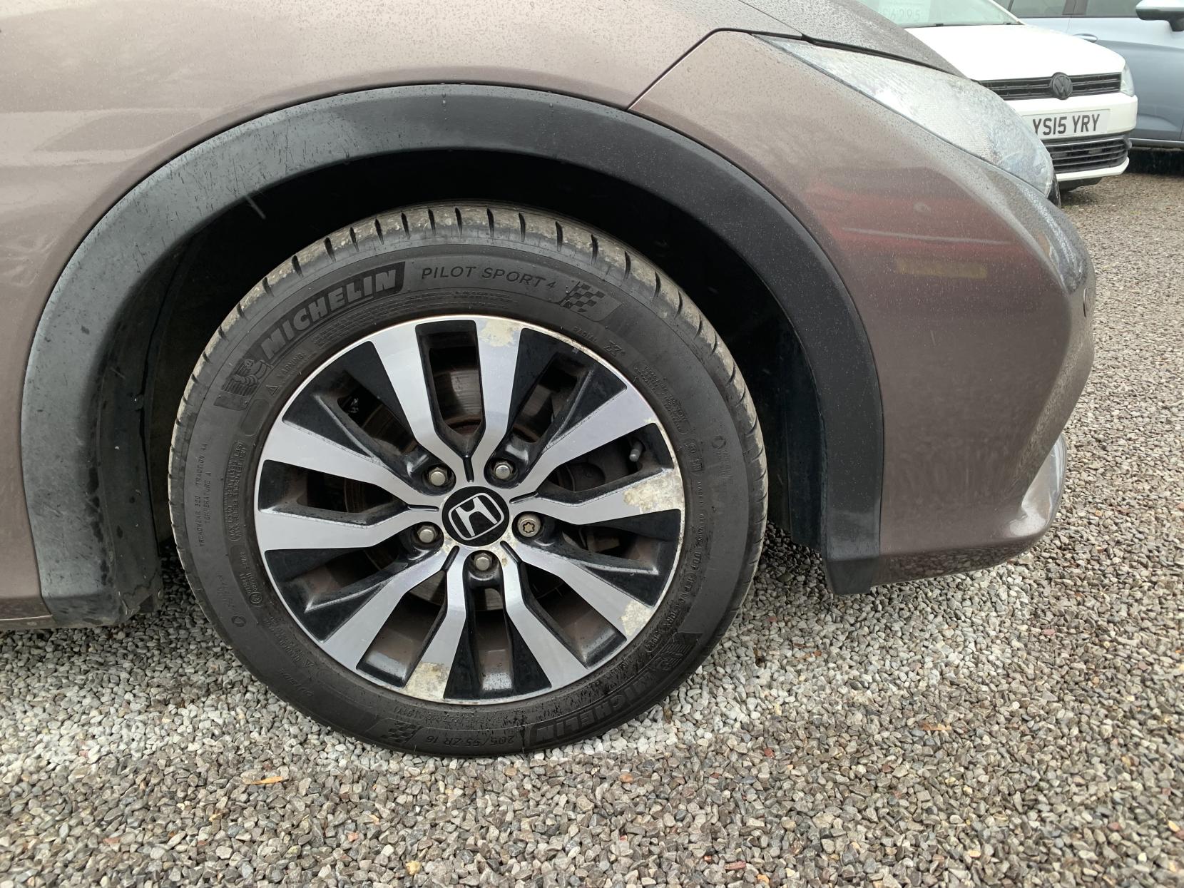 Honda Civic 1.6 i-DTEC SR Hatchback 5dr Diesel Manual Euro 5 (s/s) (120 ps)