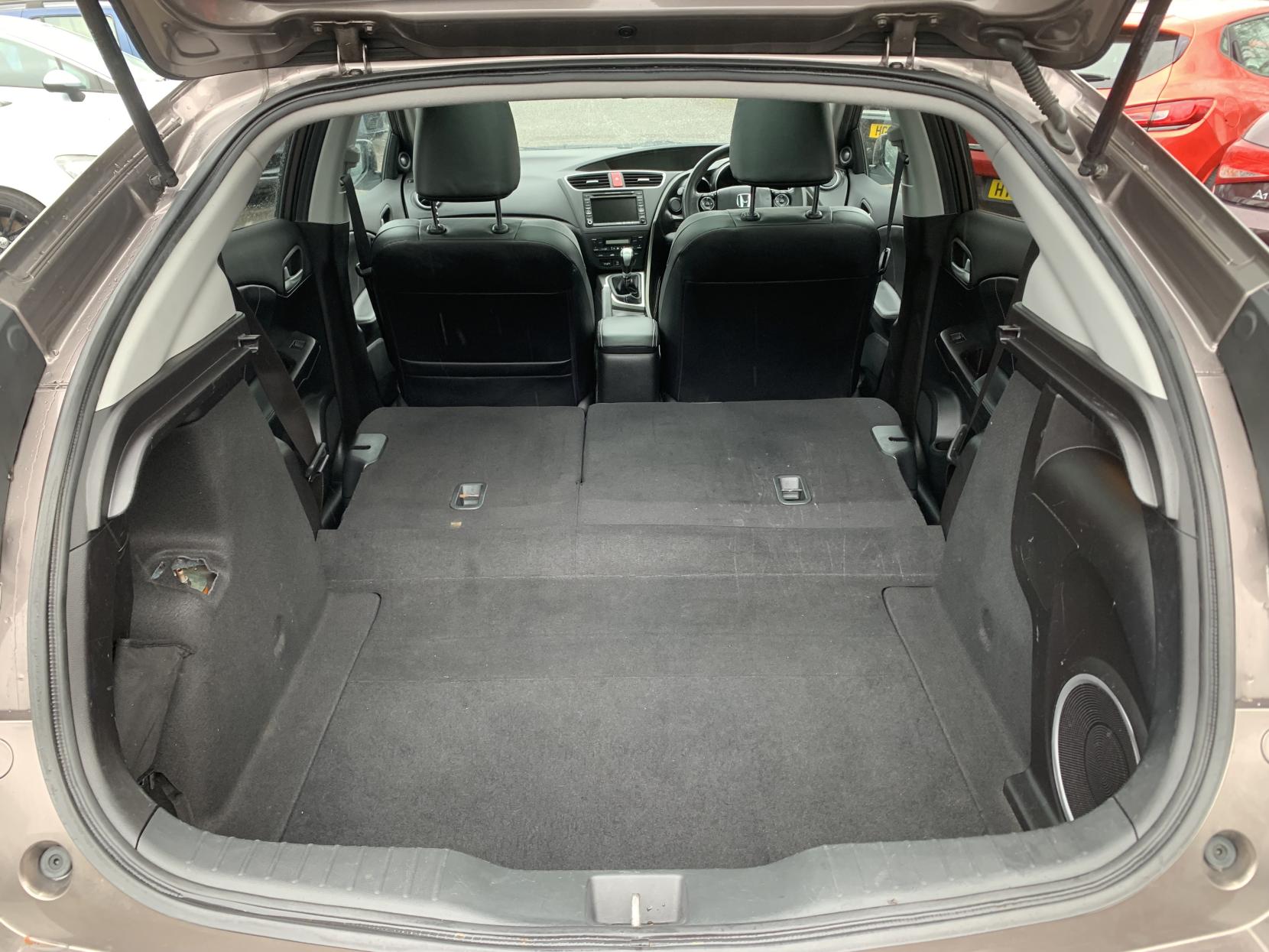 Honda Civic 1.6 i-DTEC SR Hatchback 5dr Diesel Manual Euro 5 (s/s) (120 ps)