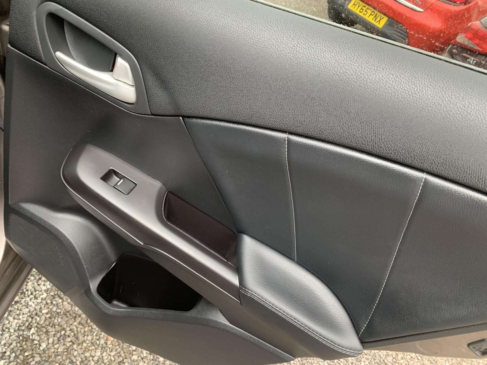 Honda Civic 1.6 i-DTEC SR Hatchback 5dr Diesel Manual Euro 5 (s/s) (120 ps)