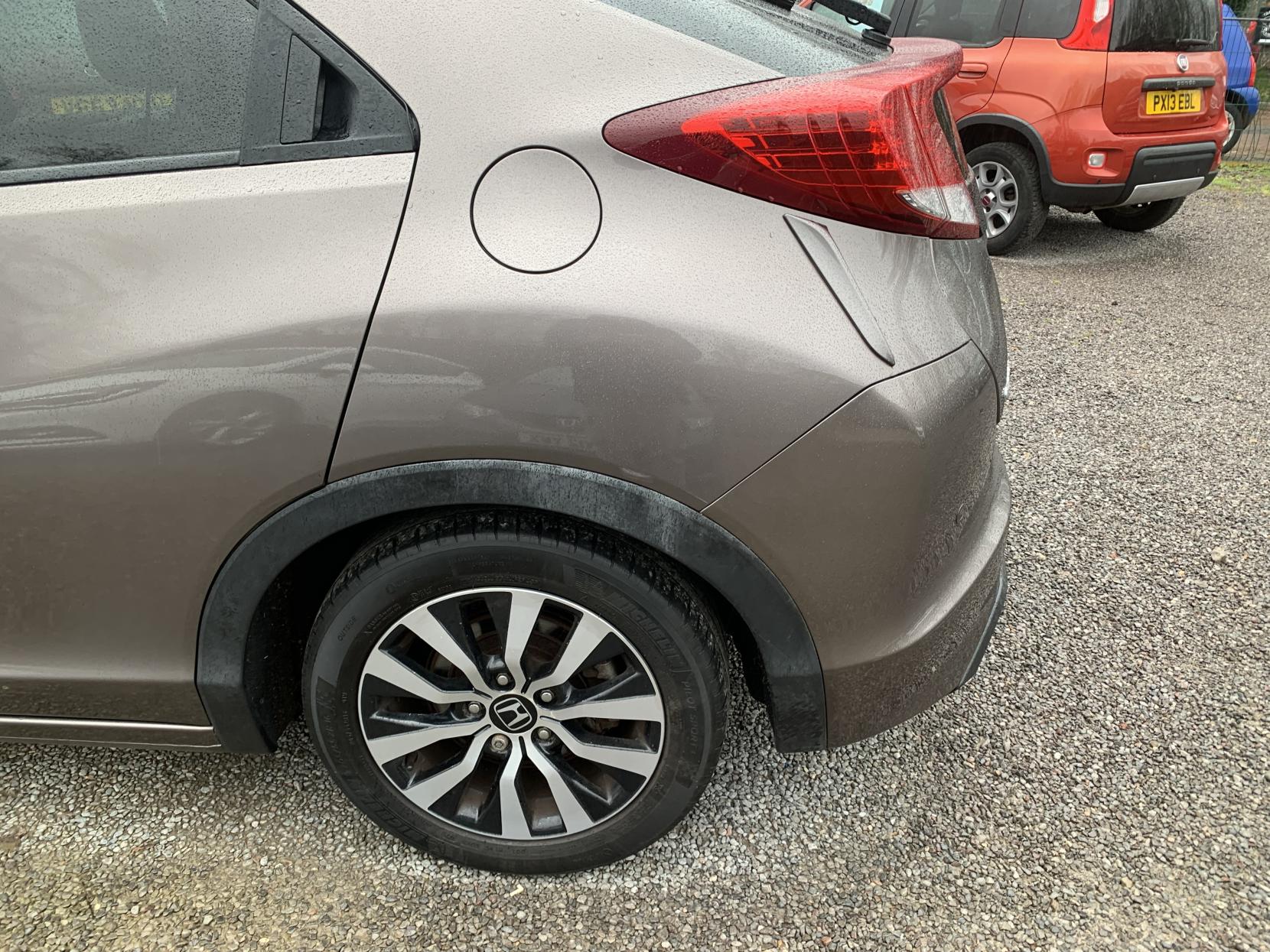 Honda Civic 1.6 i-DTEC SR Hatchback 5dr Diesel Manual Euro 5 (s/s) (120 ps)