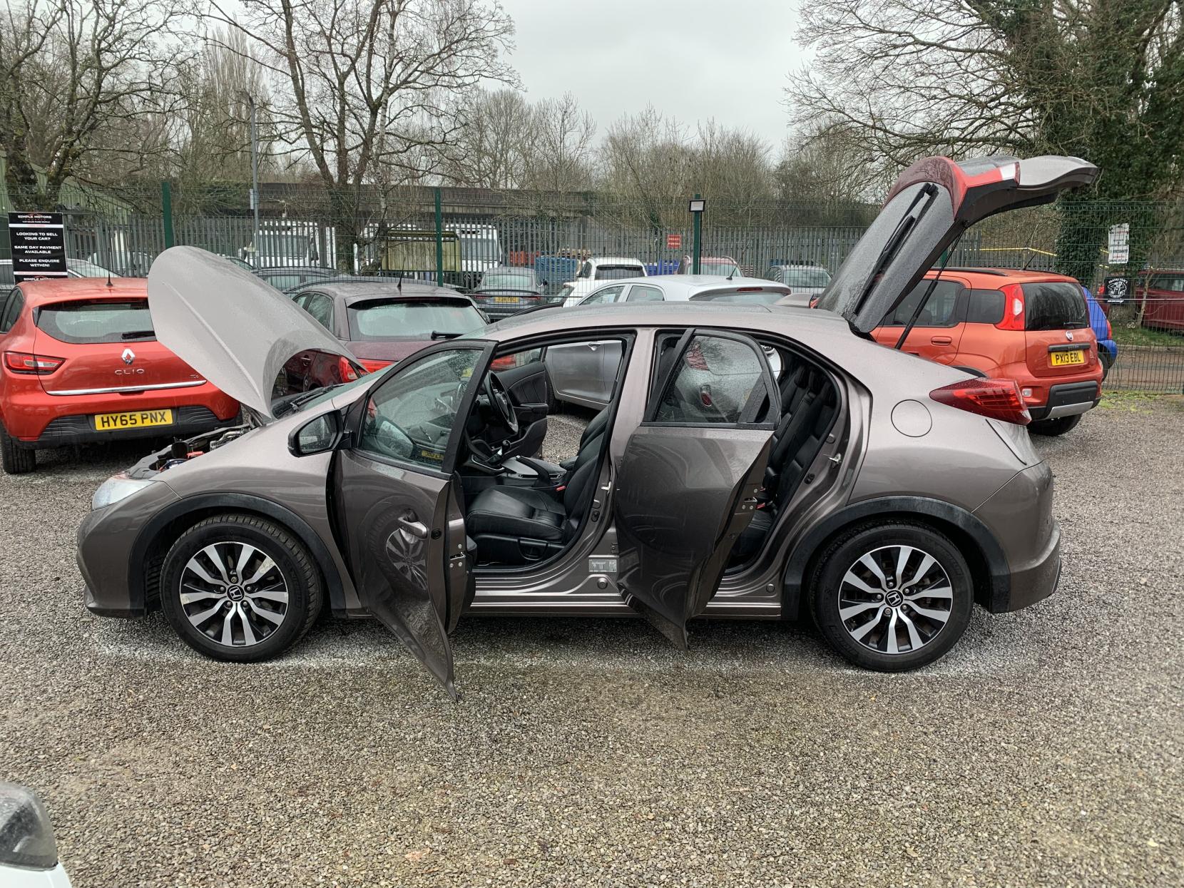 Honda Civic 1.6 i-DTEC SR Hatchback 5dr Diesel Manual Euro 5 (s/s) (120 ps)