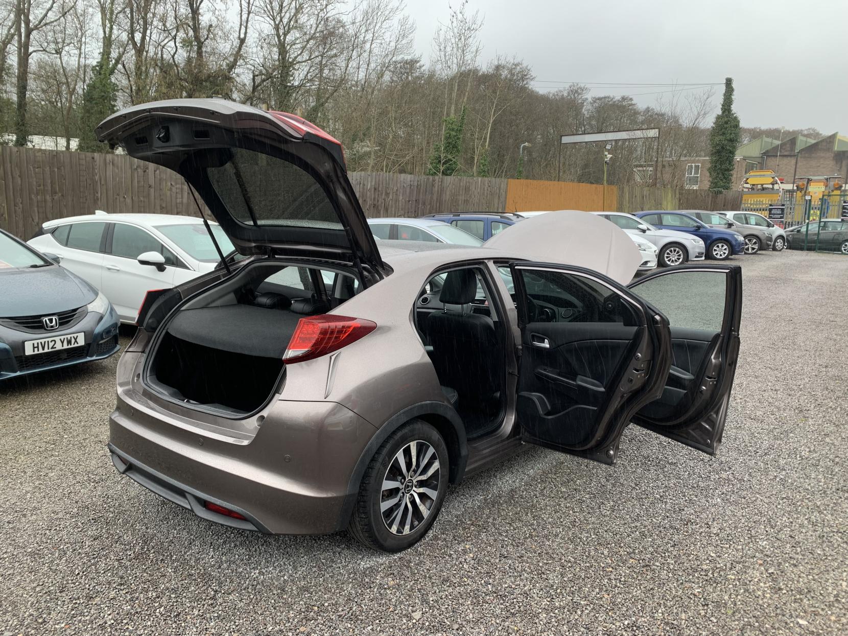 Honda Civic 1.6 i-DTEC SR Hatchback 5dr Diesel Manual Euro 5 (s/s) (120 ps)