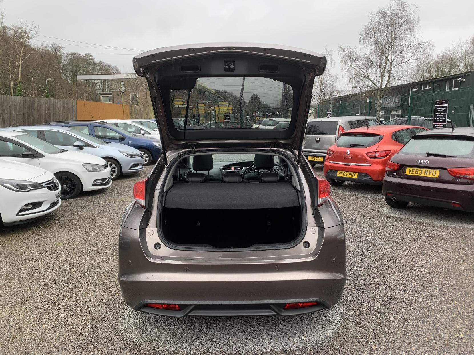 Honda Civic 1.6 i-DTEC SR Hatchback 5dr Diesel Manual Euro 5 (s/s) (120 ps)