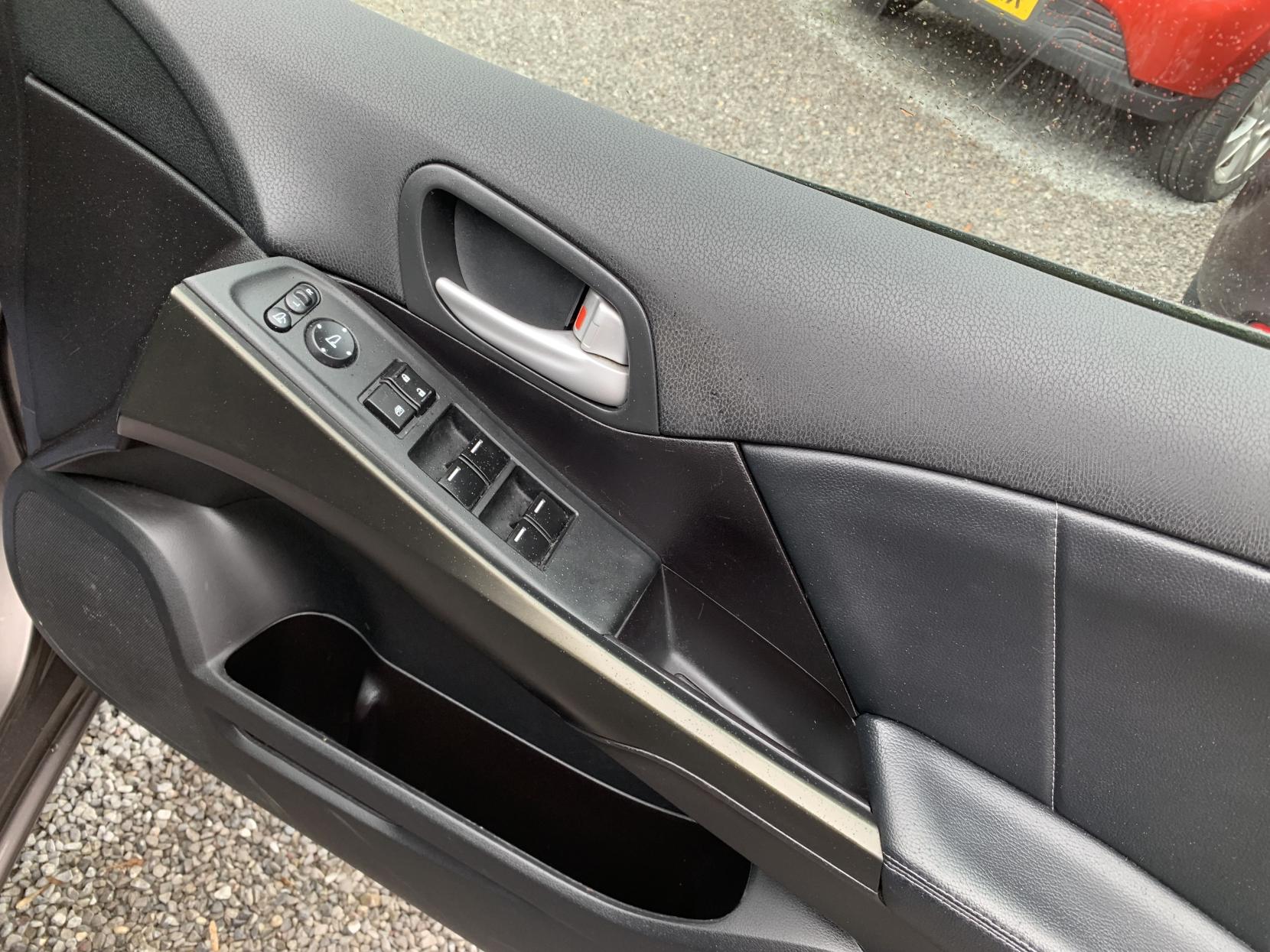 Honda Civic 1.6 i-DTEC SR Hatchback 5dr Diesel Manual Euro 5 (s/s) (120 ps)