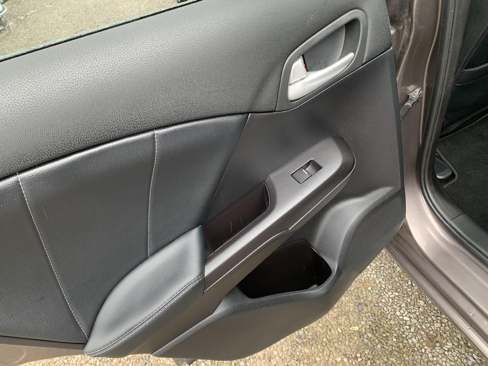 Honda Civic 1.6 i-DTEC SR Hatchback 5dr Diesel Manual Euro 5 (s/s) (120 ps)