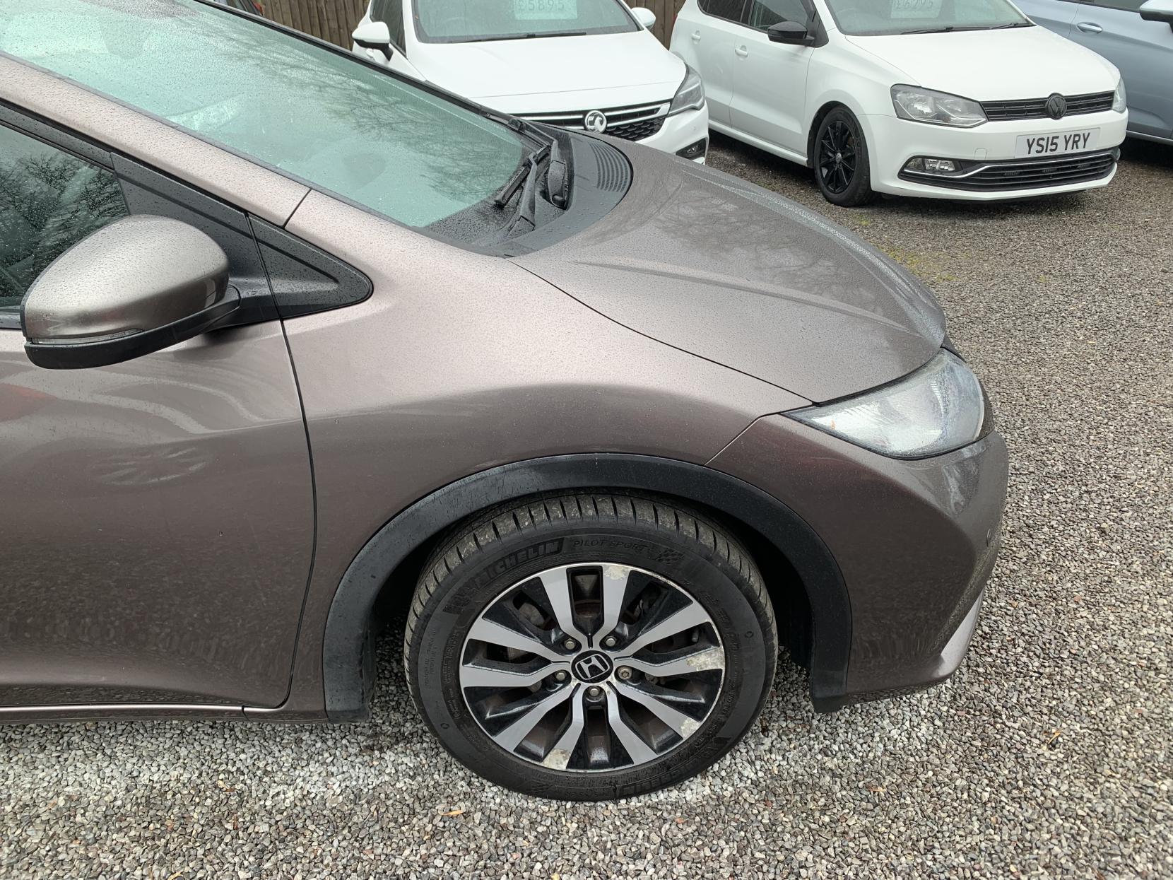 Honda Civic 1.6 i-DTEC SR Hatchback 5dr Diesel Manual Euro 5 (s/s) (120 ps)