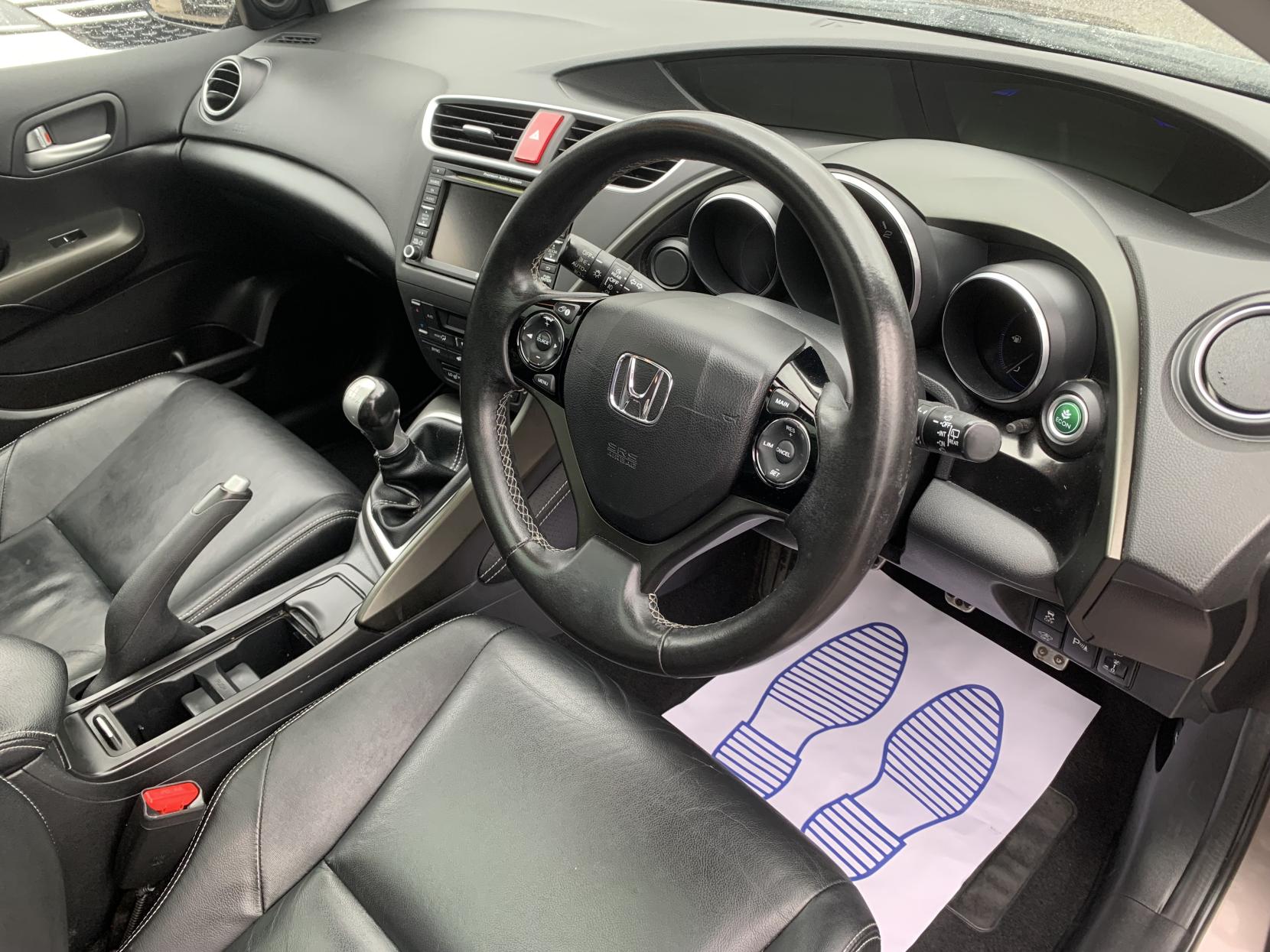 Honda Civic 1.6 i-DTEC SR Hatchback 5dr Diesel Manual Euro 5 (s/s) (120 ps)