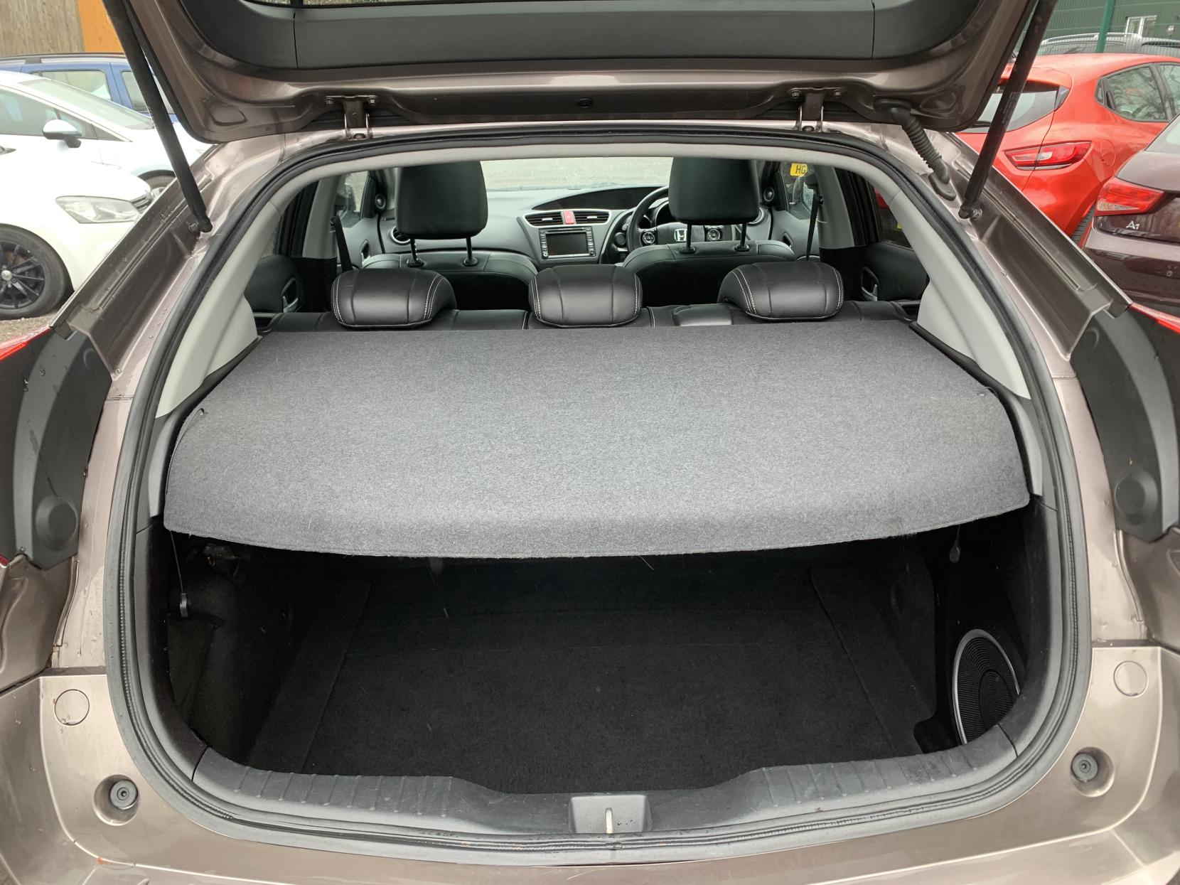 Honda Civic 1.6 i-DTEC SR Hatchback 5dr Diesel Manual Euro 5 (s/s) (120 ps)