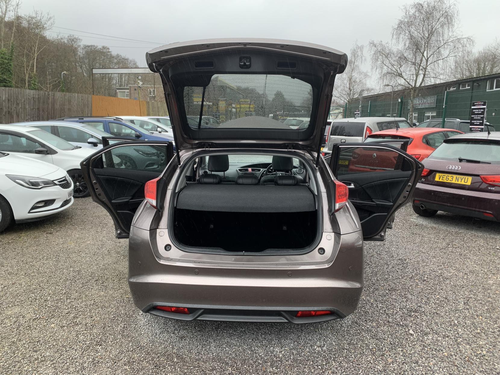 Honda Civic 1.6 i-DTEC SR Hatchback 5dr Diesel Manual Euro 5 (s/s) (120 ps)