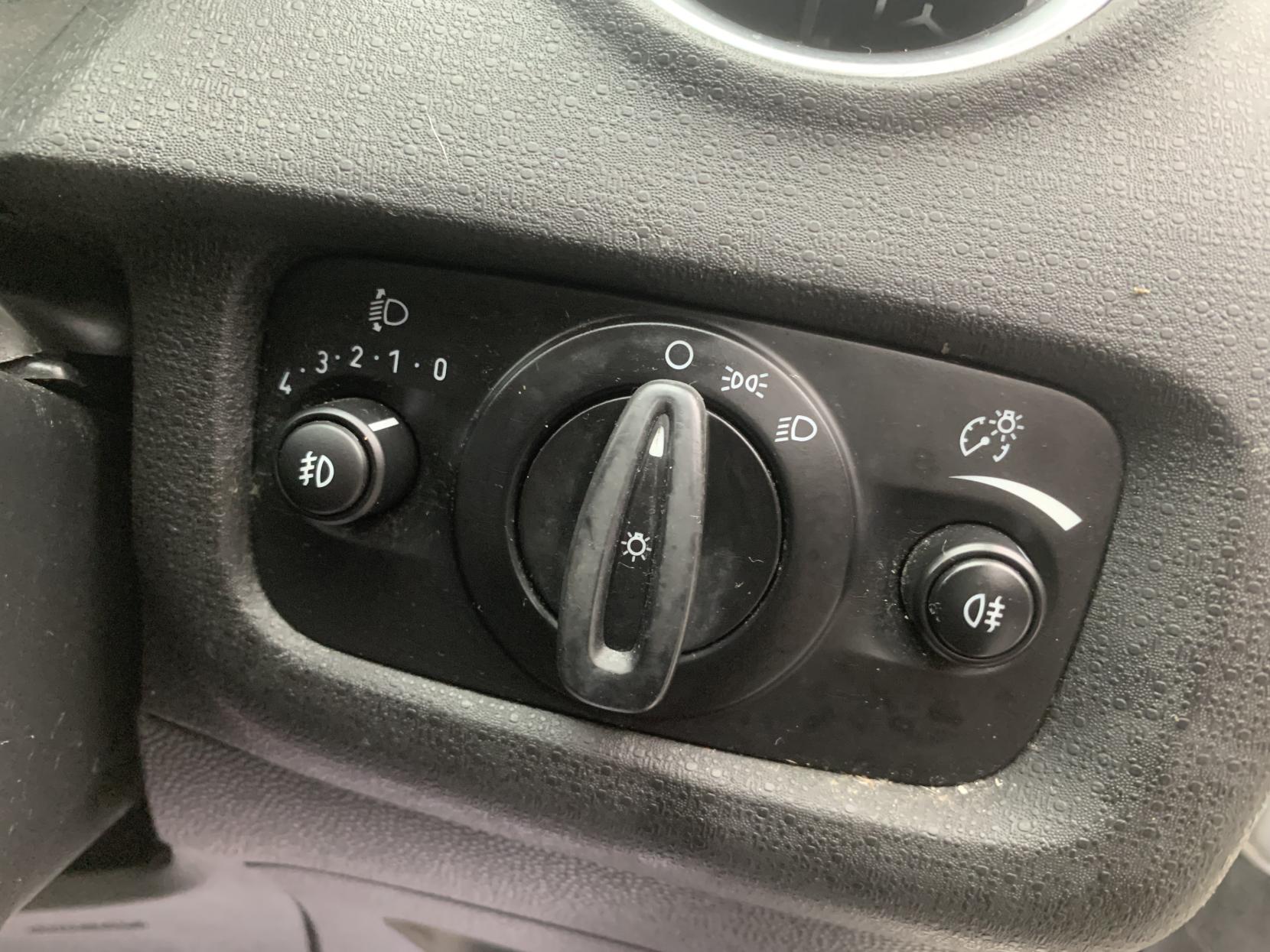 Ford Fiesta 1.25 Zetec Hatchback 5dr Petrol Manual Euro 5 (82 ps)