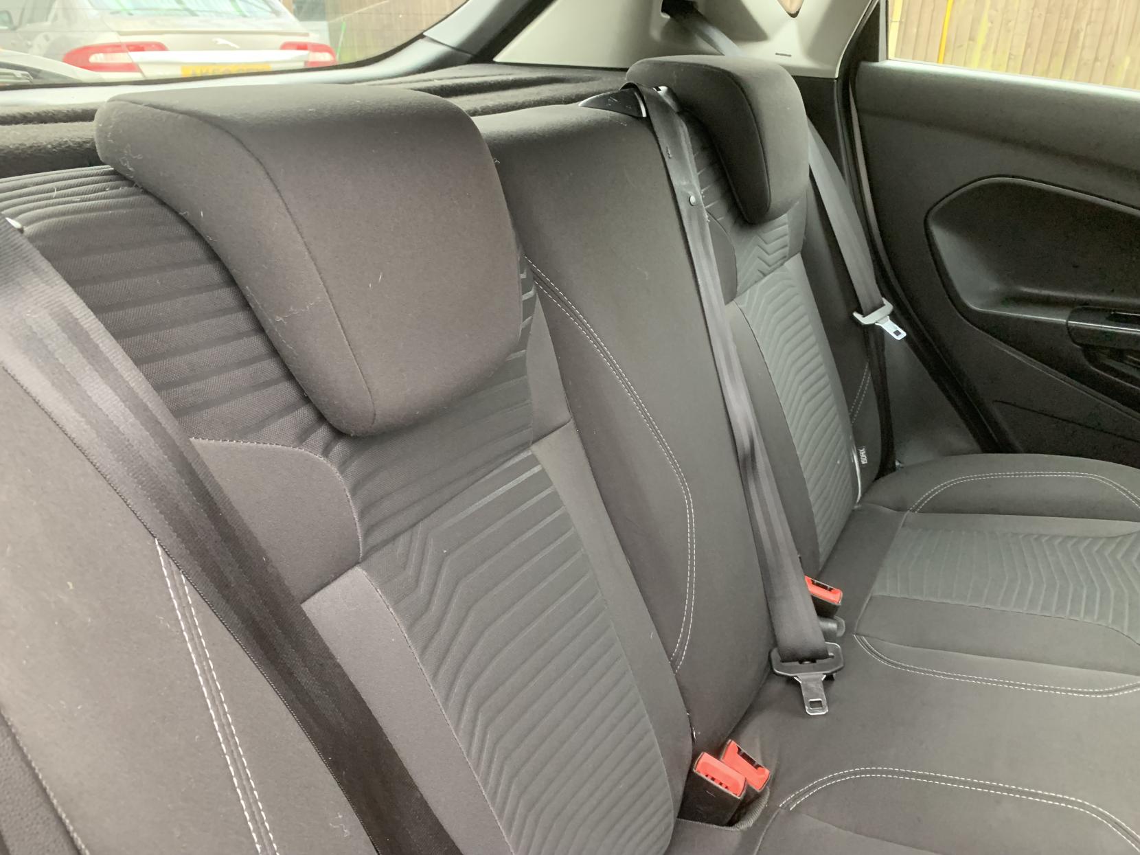 Ford Fiesta 1.25 Zetec Hatchback 5dr Petrol Manual Euro 5 (82 ps)