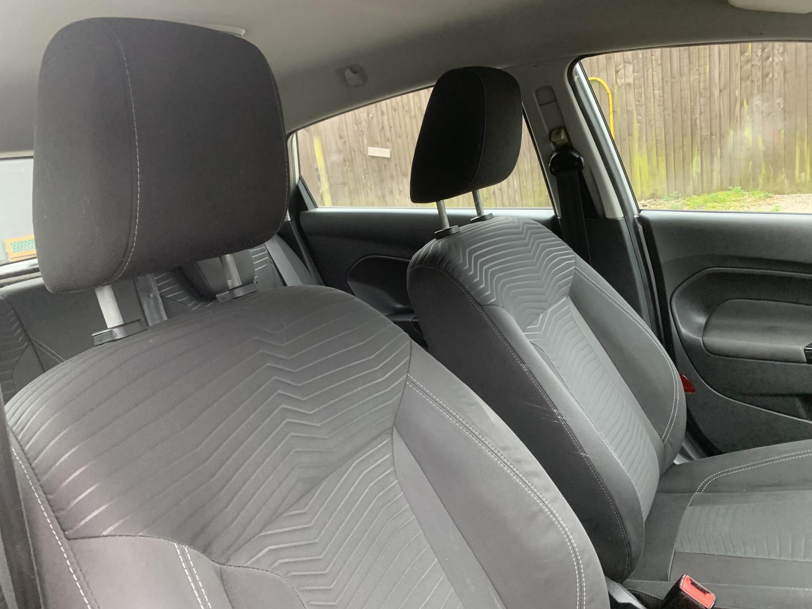 Ford Fiesta 1.25 Zetec Hatchback 5dr Petrol Manual Euro 5 (82 ps)