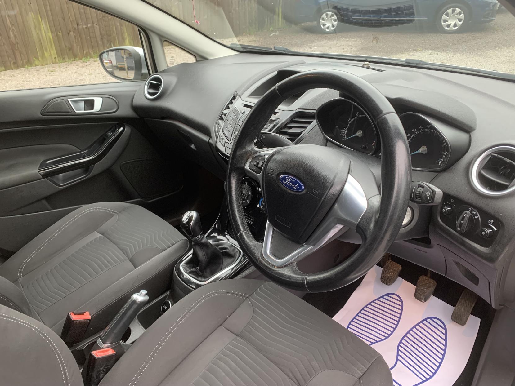 Ford Fiesta 1.25 Zetec Hatchback 5dr Petrol Manual Euro 5 (82 ps)