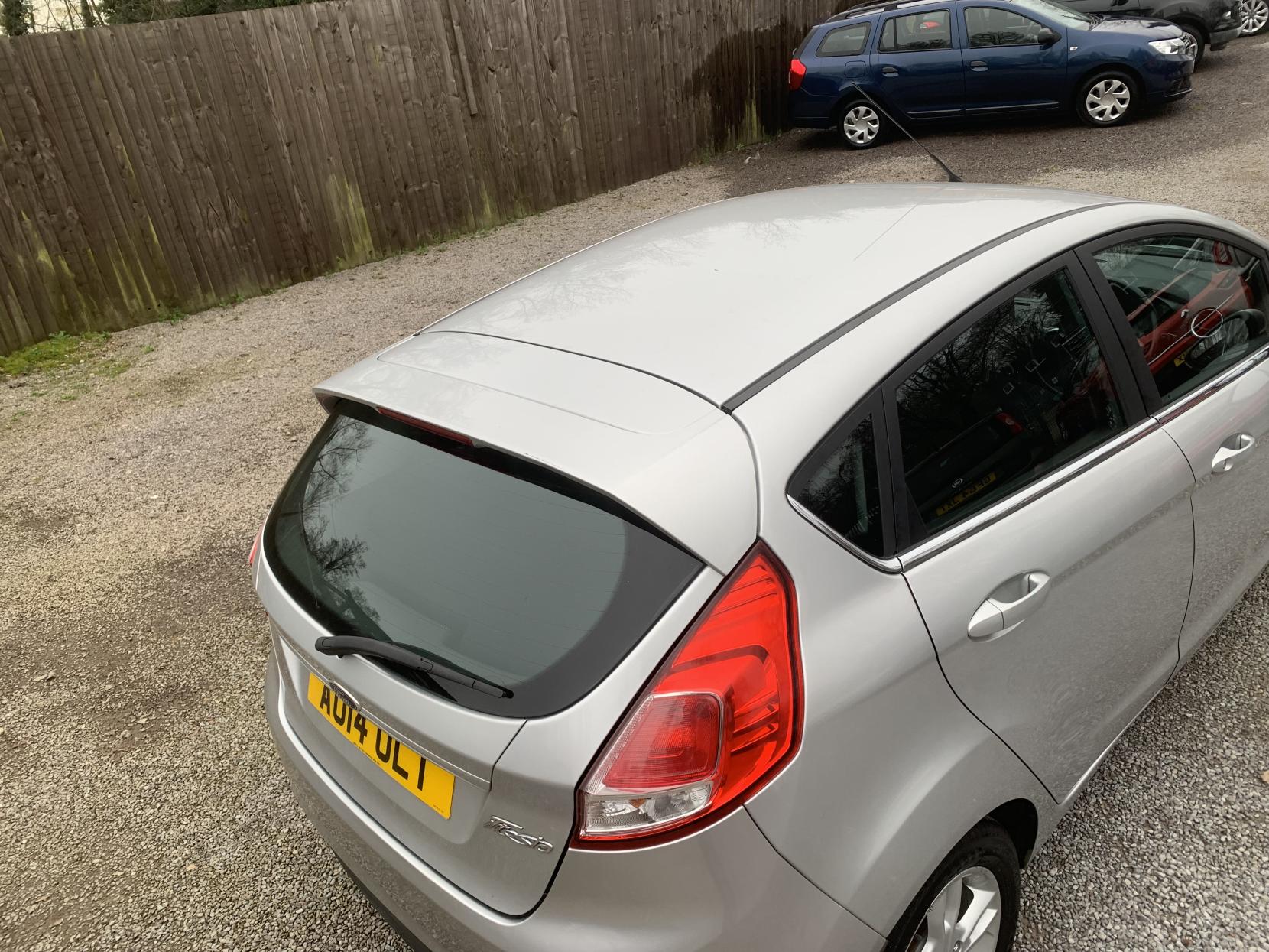 Ford Fiesta 1.25 Zetec Hatchback 5dr Petrol Manual Euro 5 (82 ps)