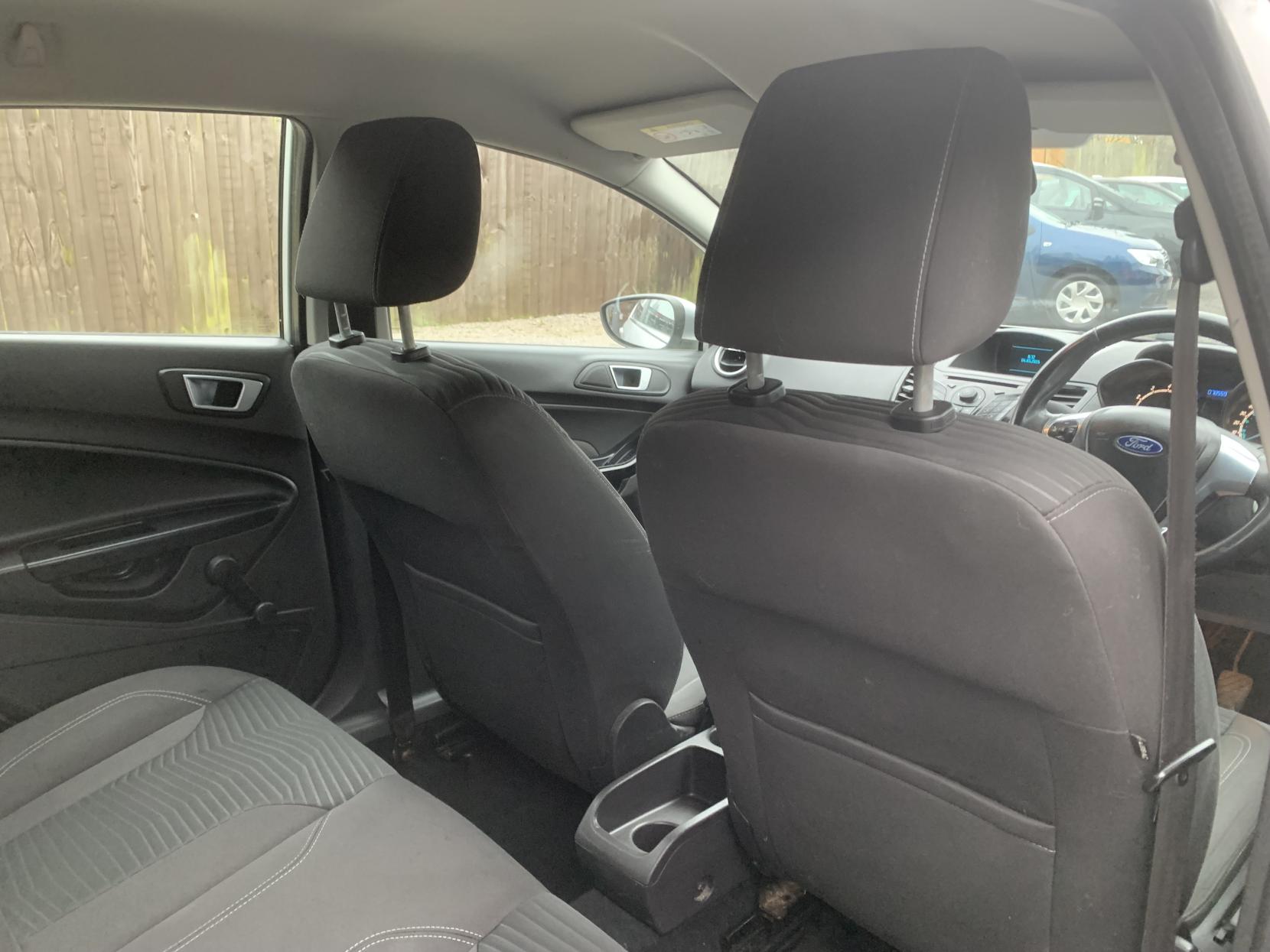 Ford Fiesta 1.25 Zetec Hatchback 5dr Petrol Manual Euro 5 (82 ps)