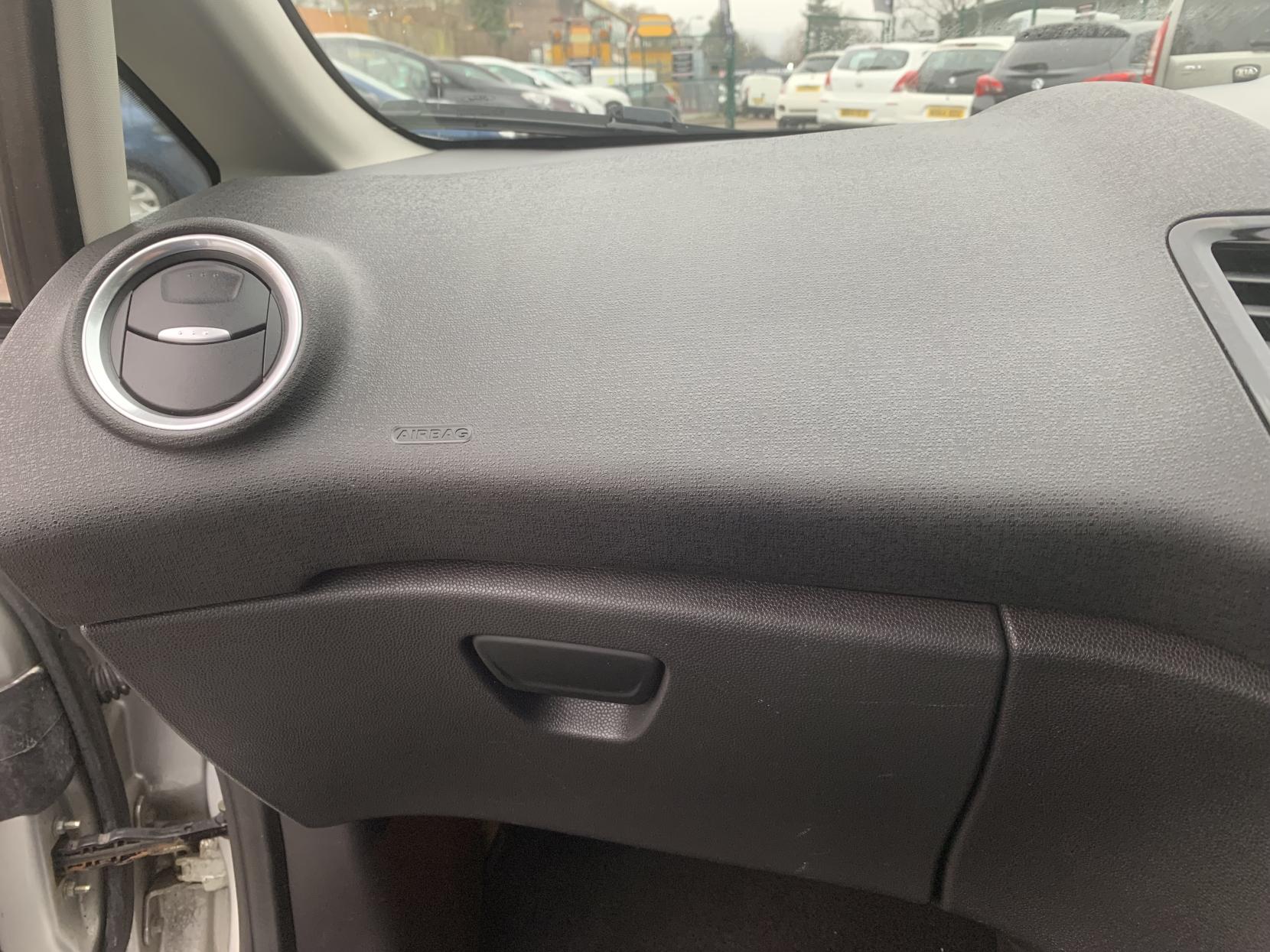 Ford Fiesta 1.25 Zetec Hatchback 5dr Petrol Manual Euro 5 (82 ps)