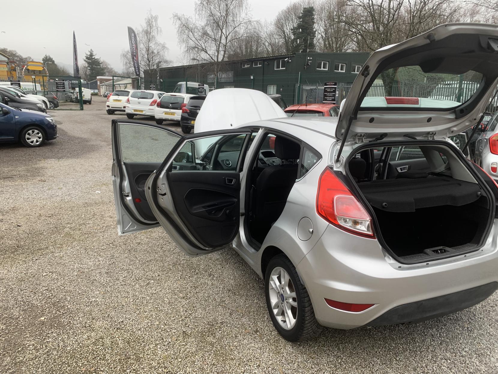 Ford Fiesta 1.25 Zetec Hatchback 5dr Petrol Manual Euro 5 (82 ps)