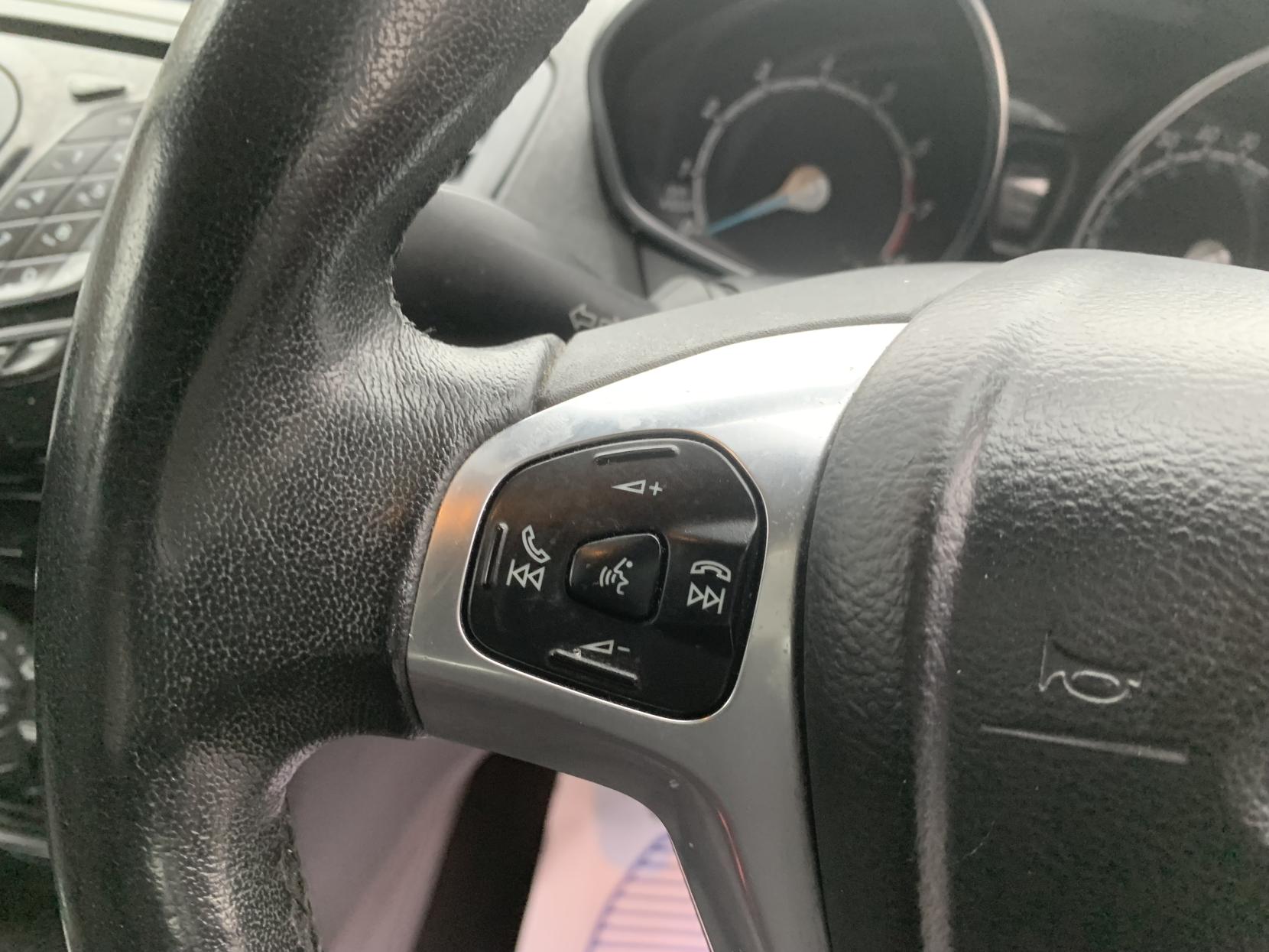 Ford Fiesta 1.25 Zetec Hatchback 5dr Petrol Manual Euro 5 (82 ps)