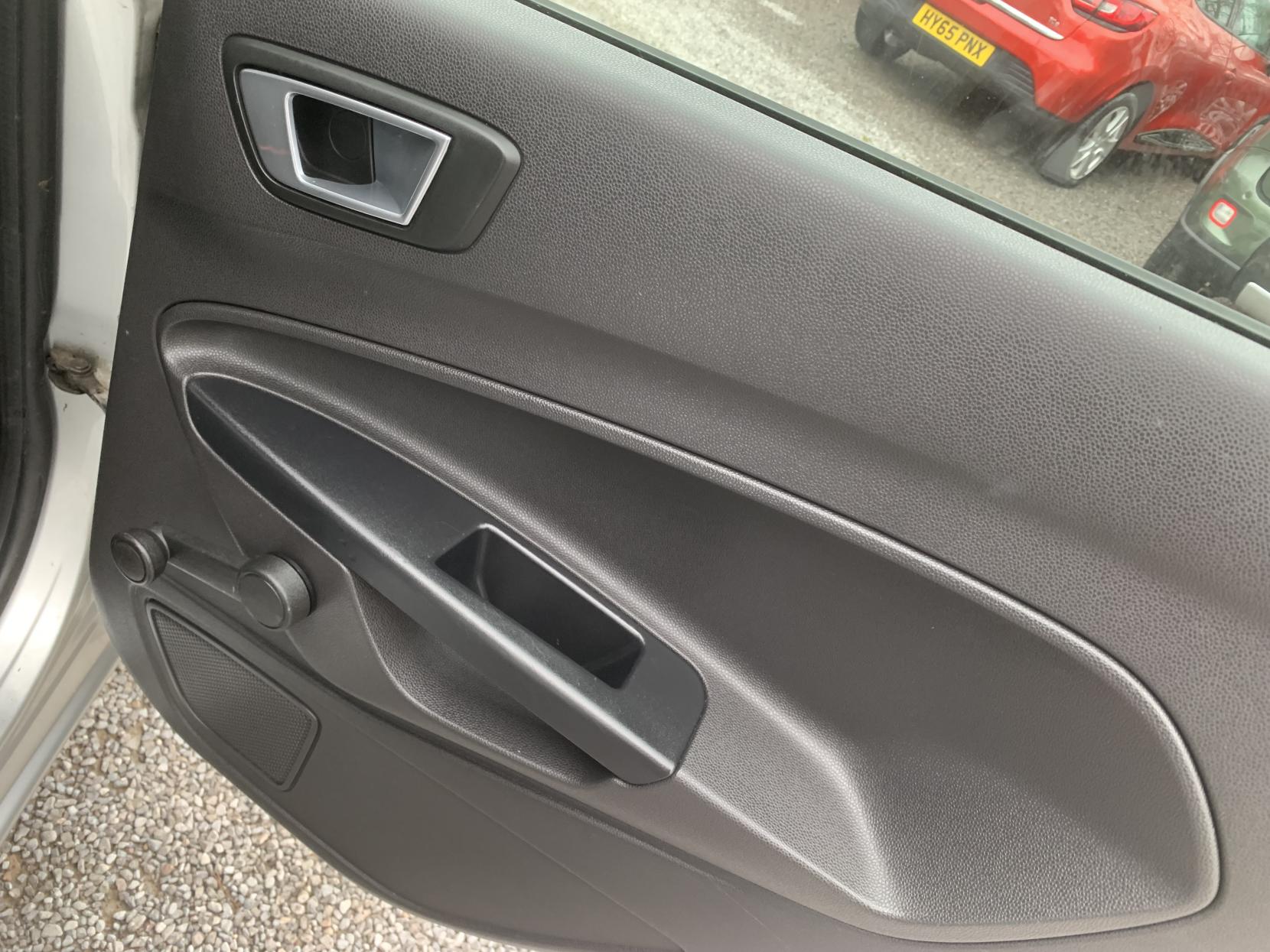 Ford Fiesta 1.25 Zetec Hatchback 5dr Petrol Manual Euro 5 (82 ps)