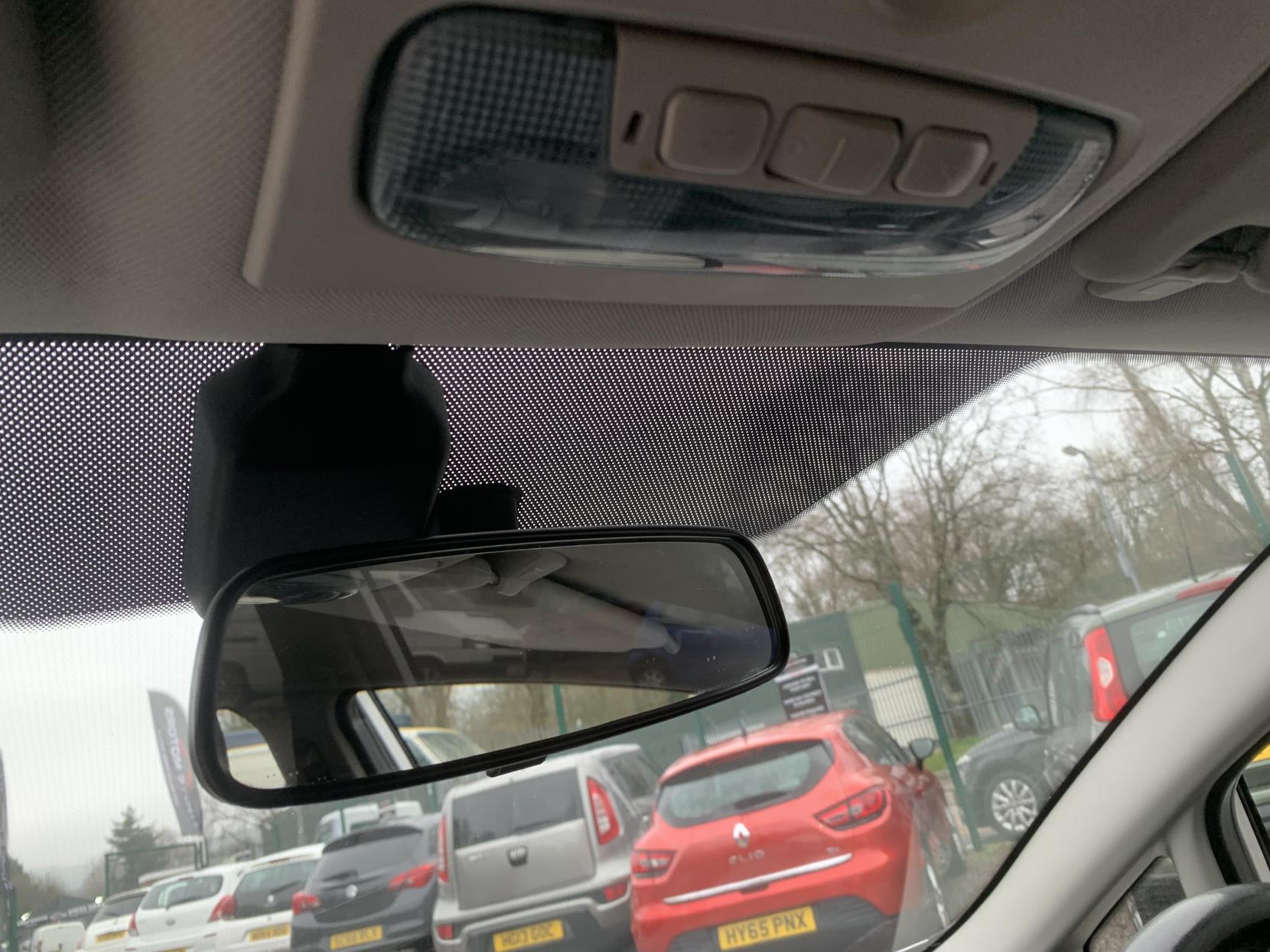 Ford Fiesta 1.25 Zetec Hatchback 5dr Petrol Manual Euro 5 (82 ps)